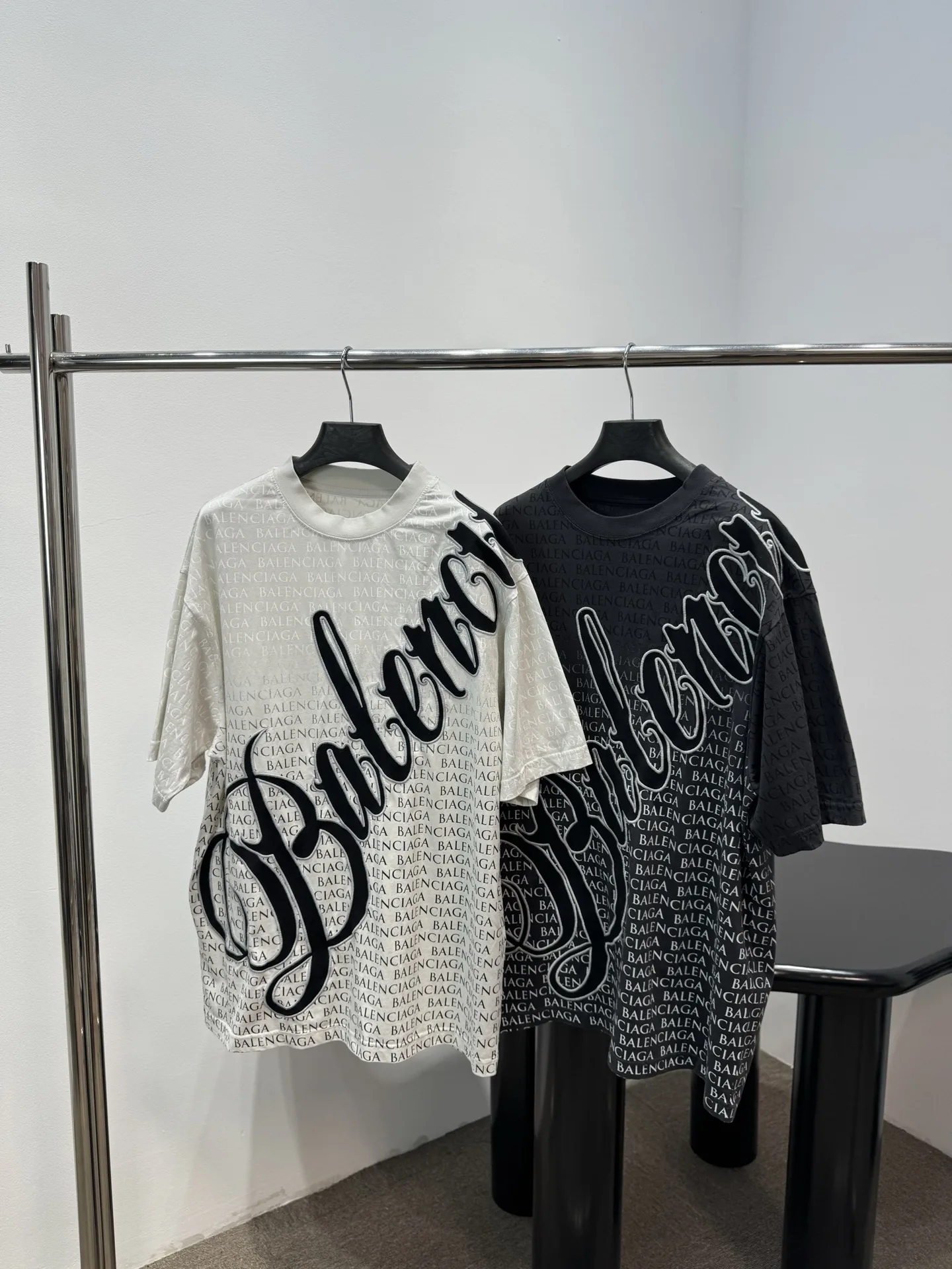 総柄プリント ユニセックス 半袖Tシャツ バレンシアガ Tシャツ 偽物 オーバーサイズ