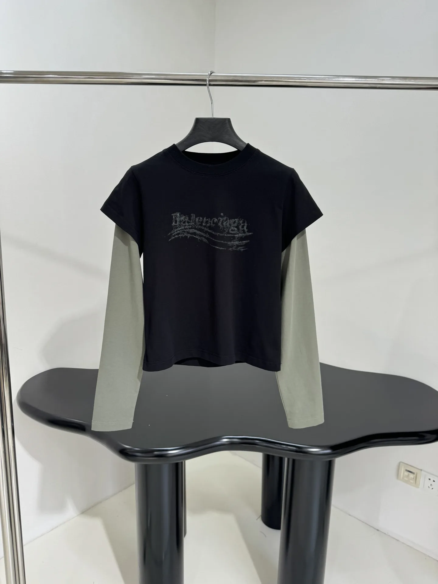 お洒落 レイヤード風 プルオーバー バレンシアガ Tシャツ 偽物 トップス
