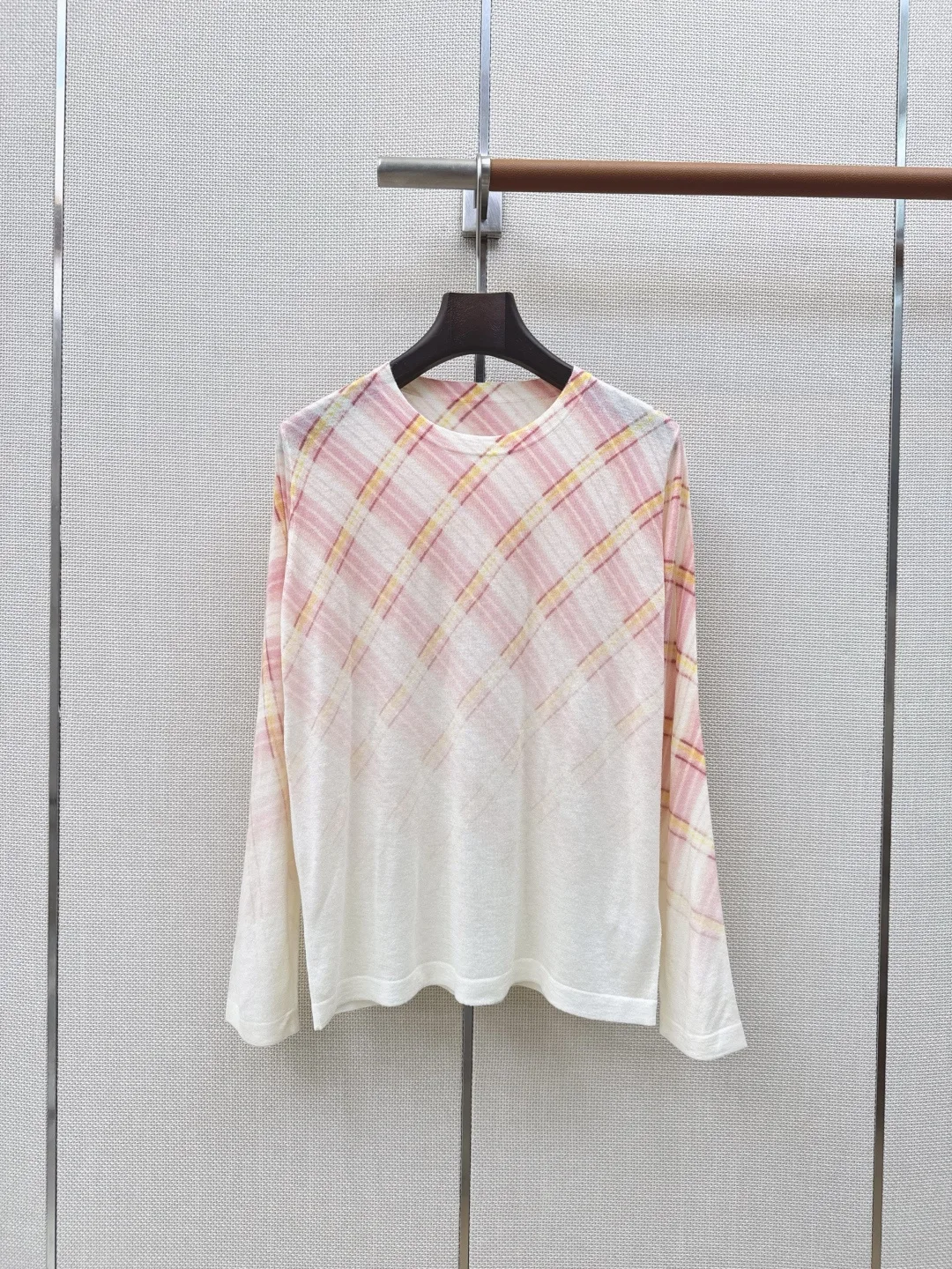 バーバリー Tシャツ 偽物 グラデーション チェック柄 プルオーバー クルーネック