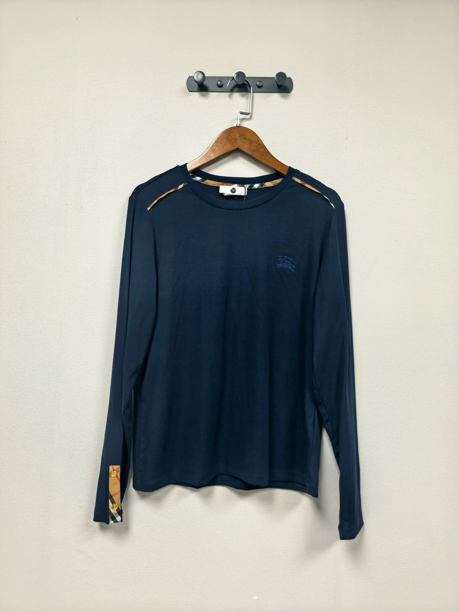 定番 カジュアル クルーネック バーバリー Tシャツ 偽物 長袖Tシャツ ネイビー