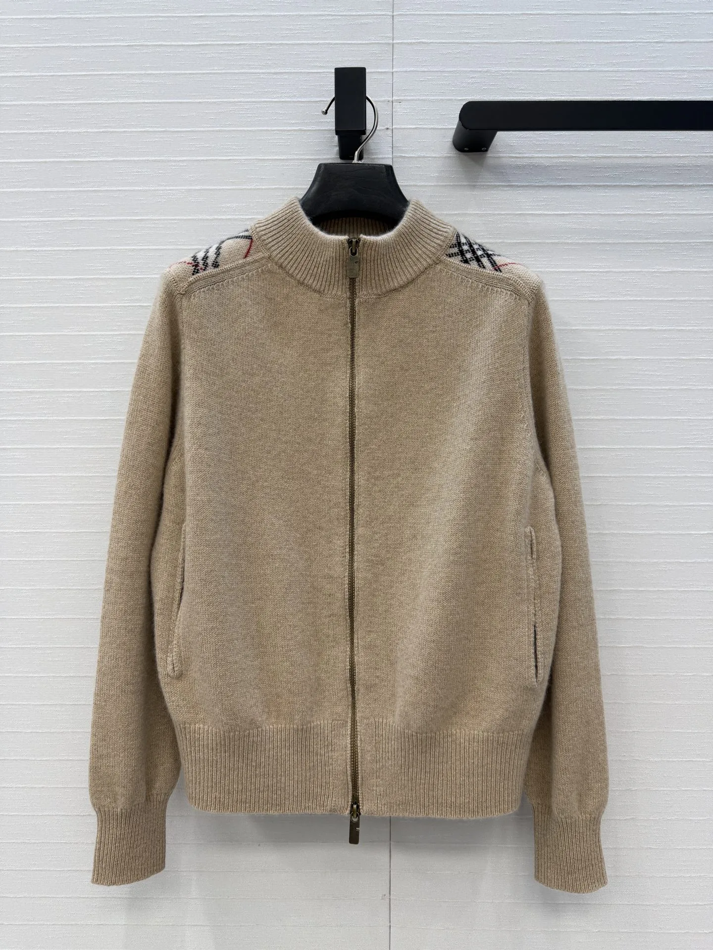 カシミヤ ジップアップ ニットジャケット バーバリー ジャケット 偽物 ベージュ