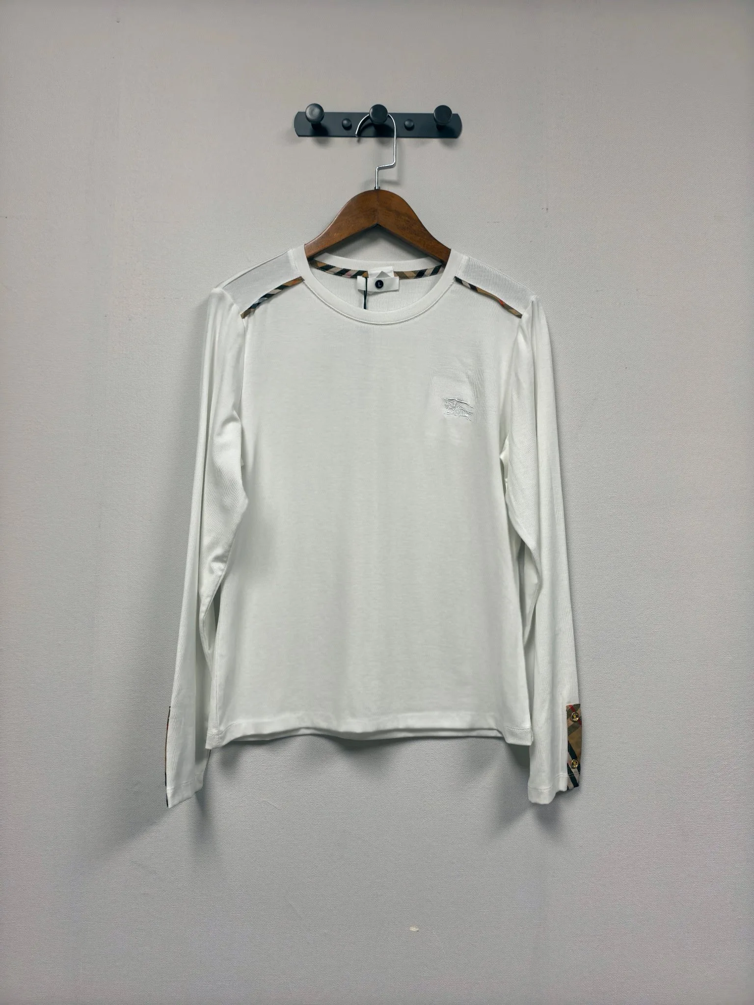 定番 カジュアル クルーネック バーバリー Tシャツ 偽物 長袖Tシャツ ホワイト