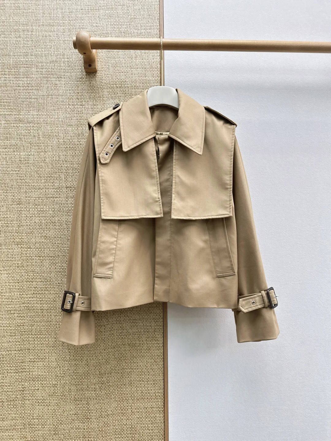 カジュアル 洗練された セリーヌ ジャケット 偽物 ショートジャケット ベージュ