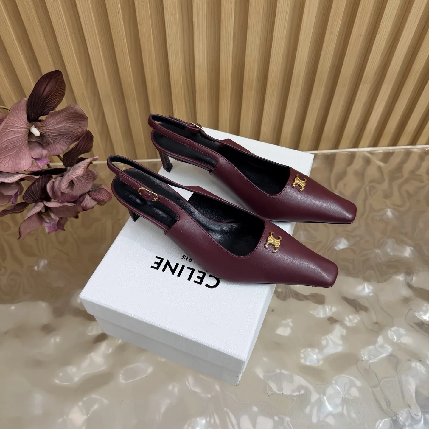 人気 洗練された トリオンフ スリングバック セリーヌ パンプス コピー ボルドー
