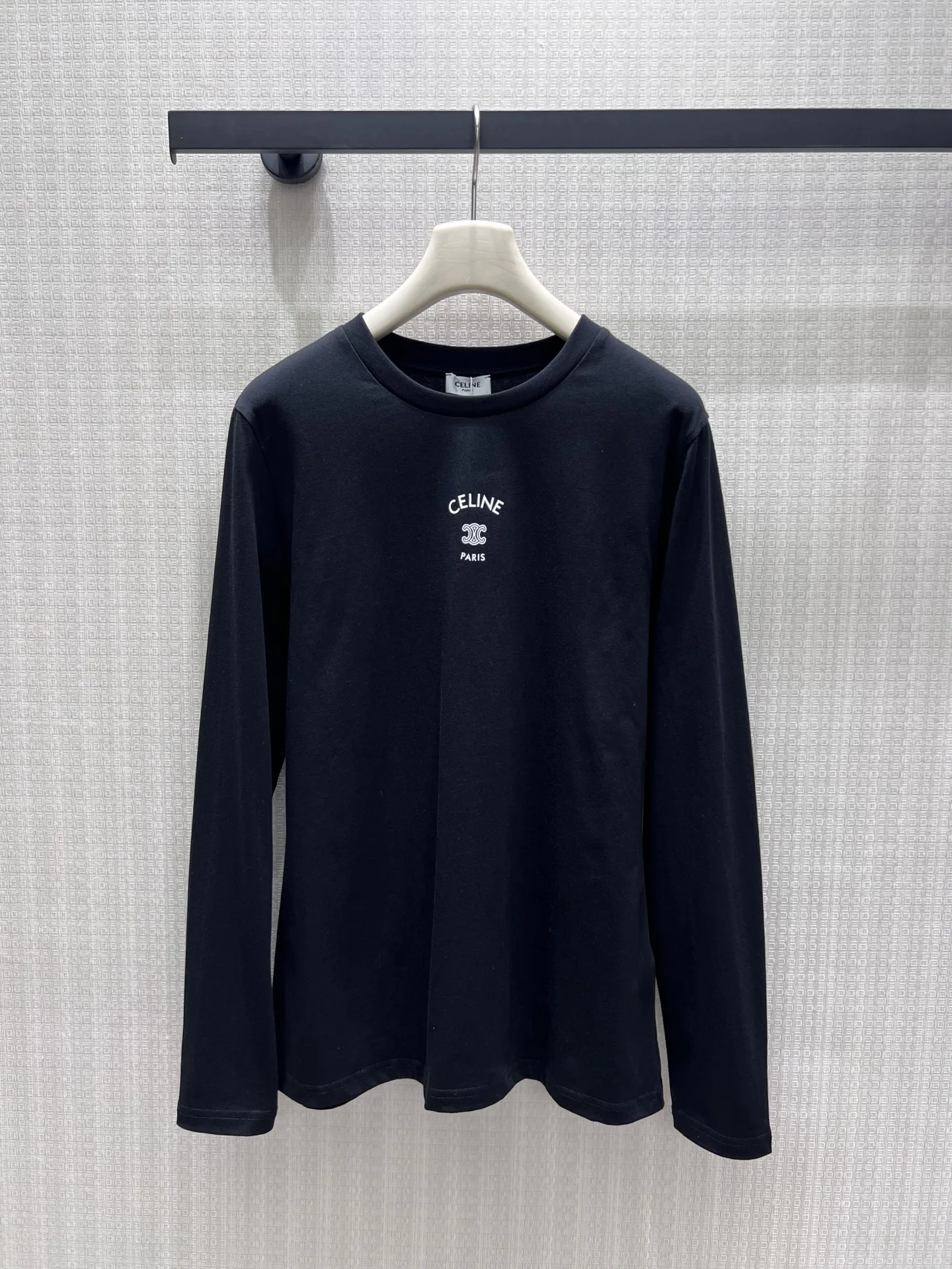 ベーシック 合わせやすい セリーヌ Tシャツ 偽物 コットン ロゴ 長袖Tシャツ ブラック