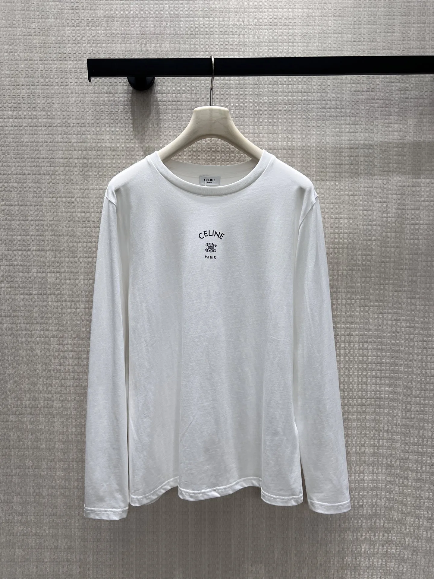 ベーシック 合わせやすい セリーヌ Tシャツ 偽物 コットン ロゴ 長袖Tシャツ ホワイト