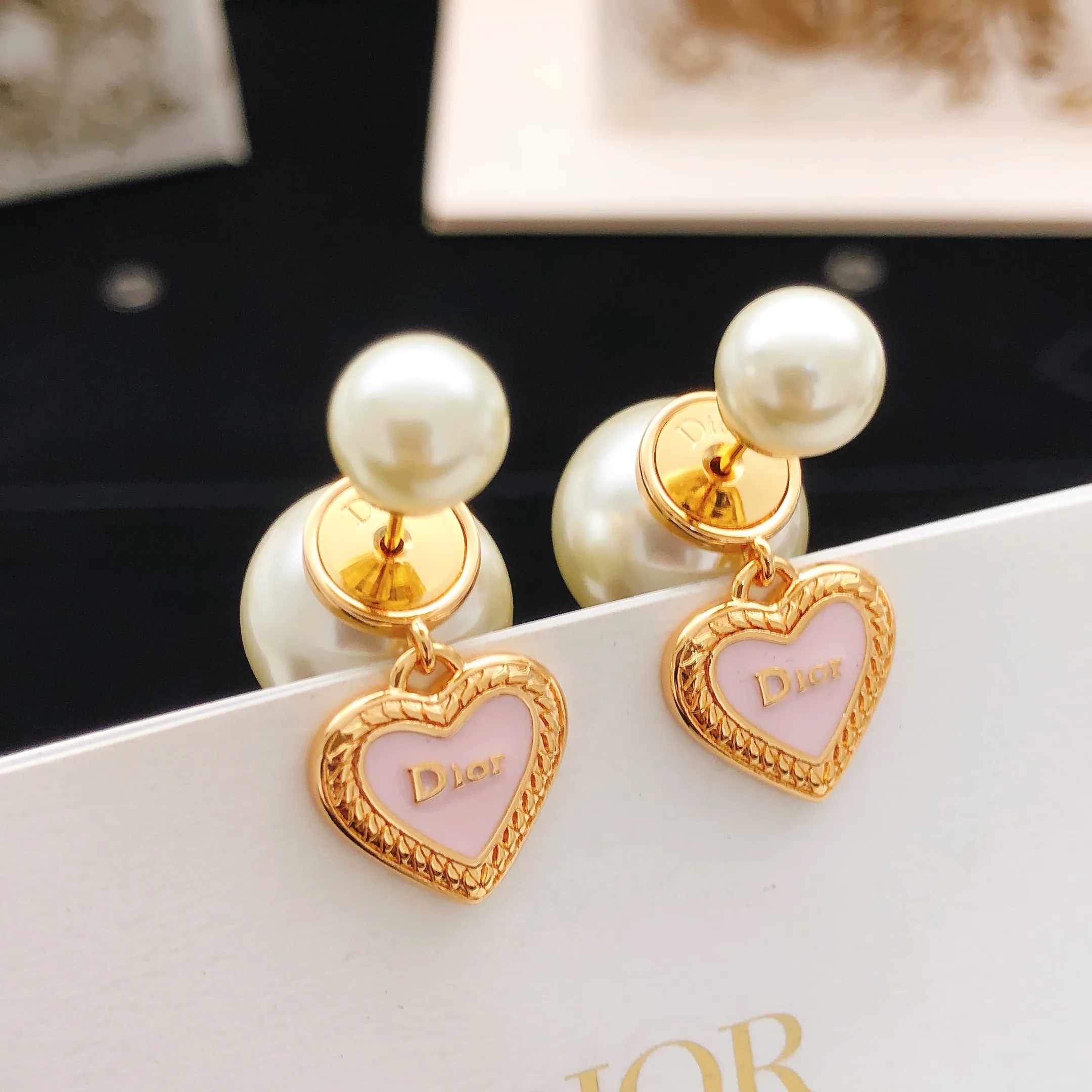 大人可愛い パール＆ハートモチーフ ピアス クリスチャン・ディオール イヤリング 偽物
