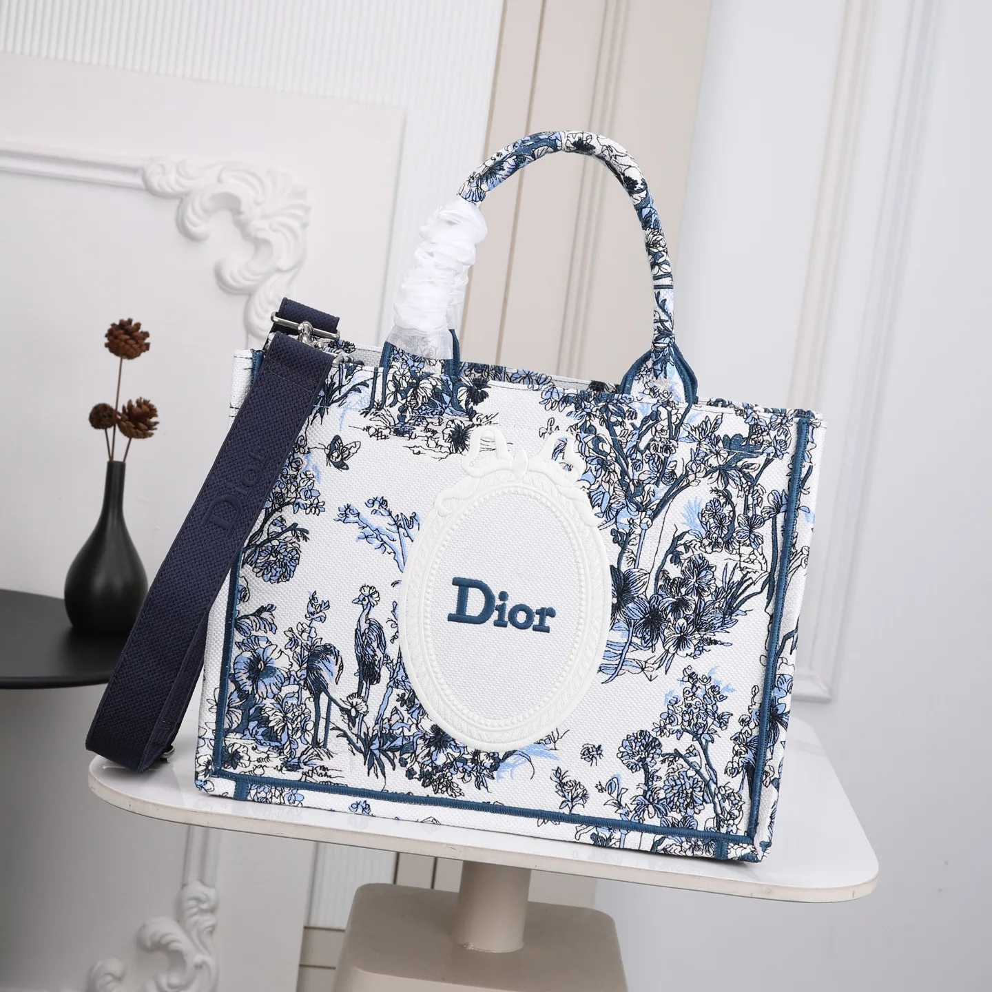 上品 カジュアル 刺繍入り Dior Book Tote ストラップ付きバッグ ミディアム クリスチャン・ディオール コピー