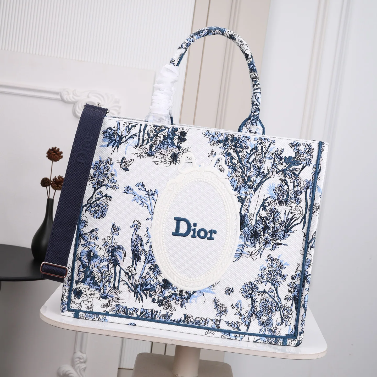 上品 カジュアル 刺繍入り Dior Book Tote ストラップ付きバッグ ラージ クリスチャン・ディオール コピー