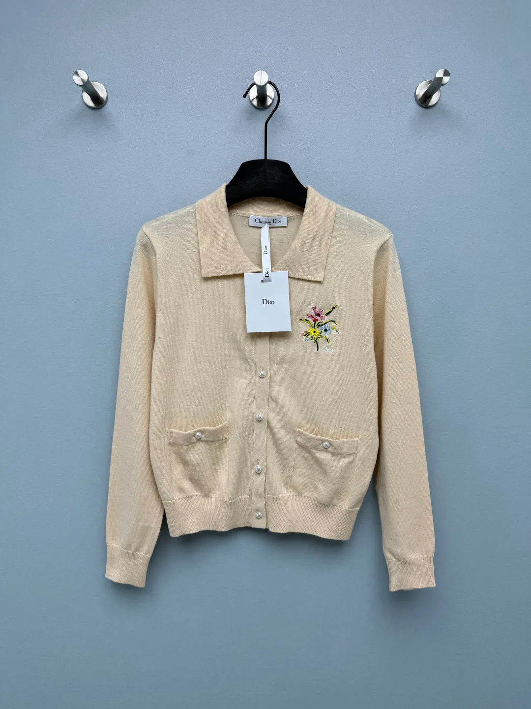 ボタニカル刺繍 襟付き カーディガン クリスチャン・ディオール ニット 偽物 ベージュ