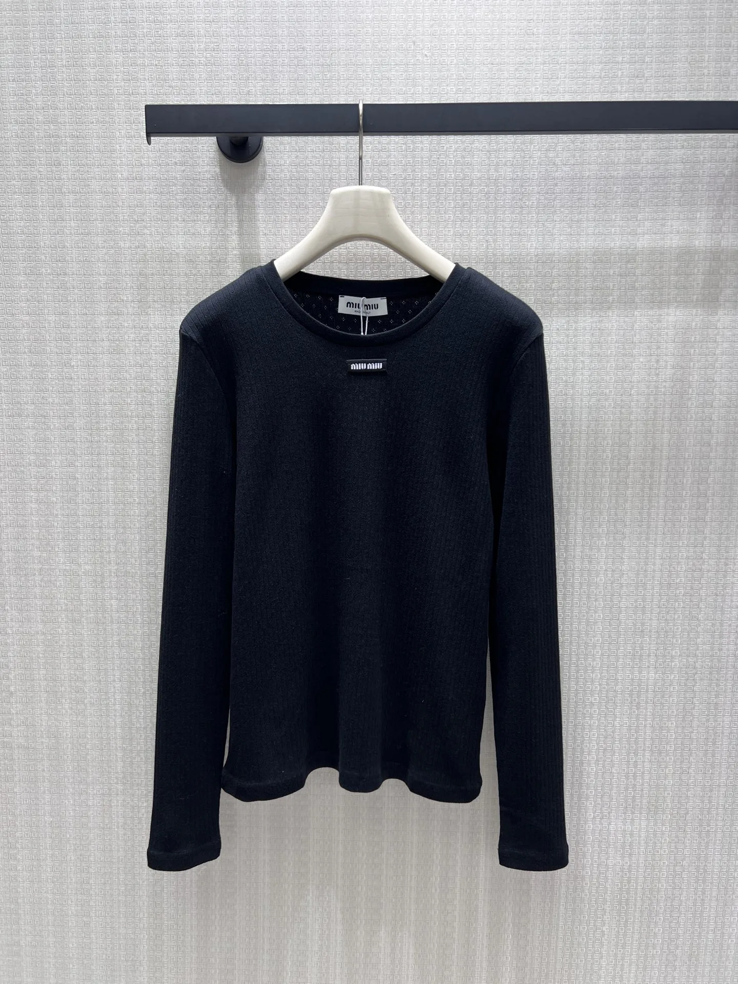 シンプル 合わせやすい カットソー ミュウミュウ Tシャツ 偽物 コットン ブラック