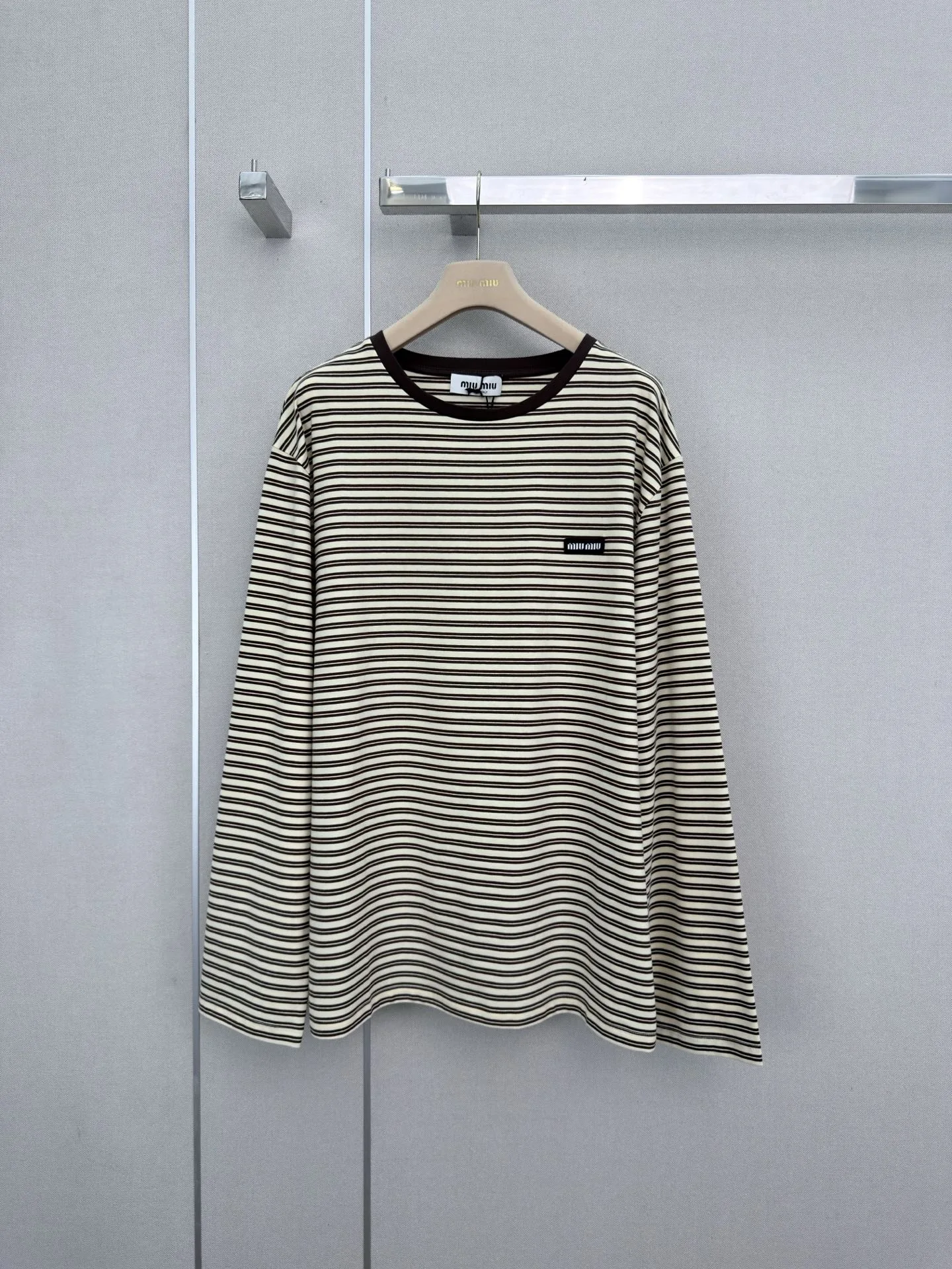定番 カジュアル ボーダー柄 長袖Tシャツ ミュウミュウ Tシャツ 偽物 トップス