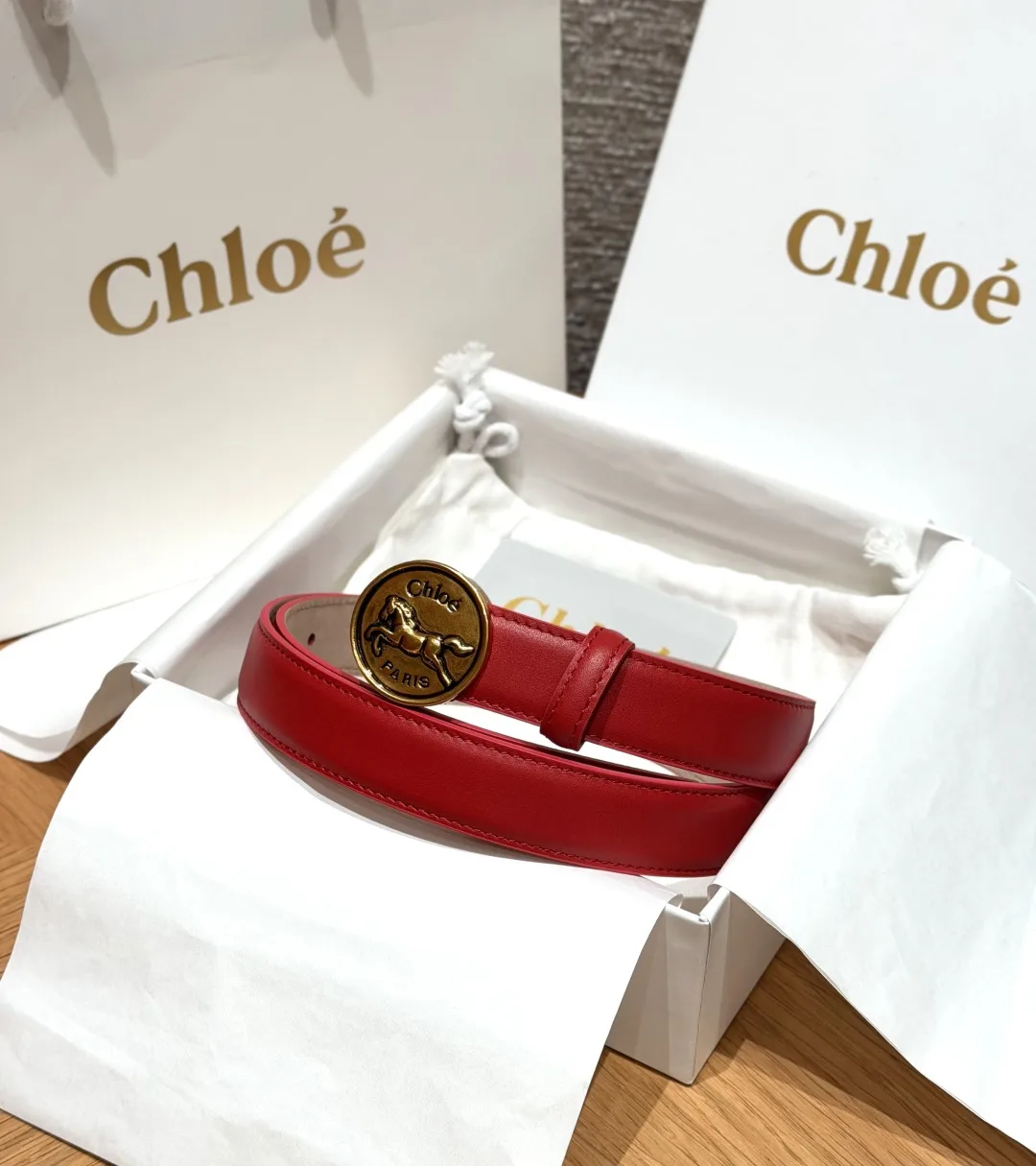 クロエ スーパーコピー Chloé Horse Medal ベルト 合わせやすい 25mm レッド