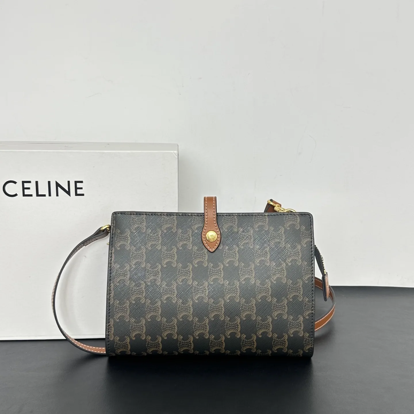 大人気モデル★CELINE スモールノートブック セリーヌ バッグ コピー ショルダーバッグ