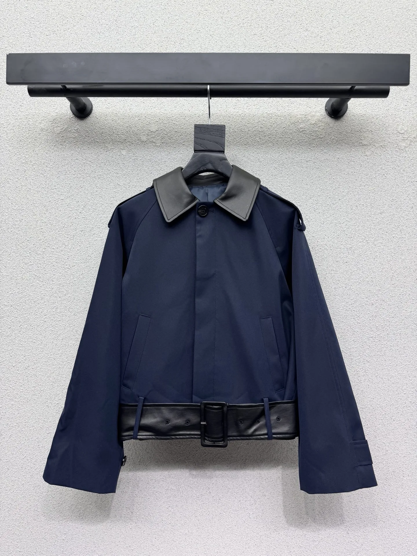 洗練された 異素材切り替え ブルゾン セリーヌ ジャケット コピー ネイビー