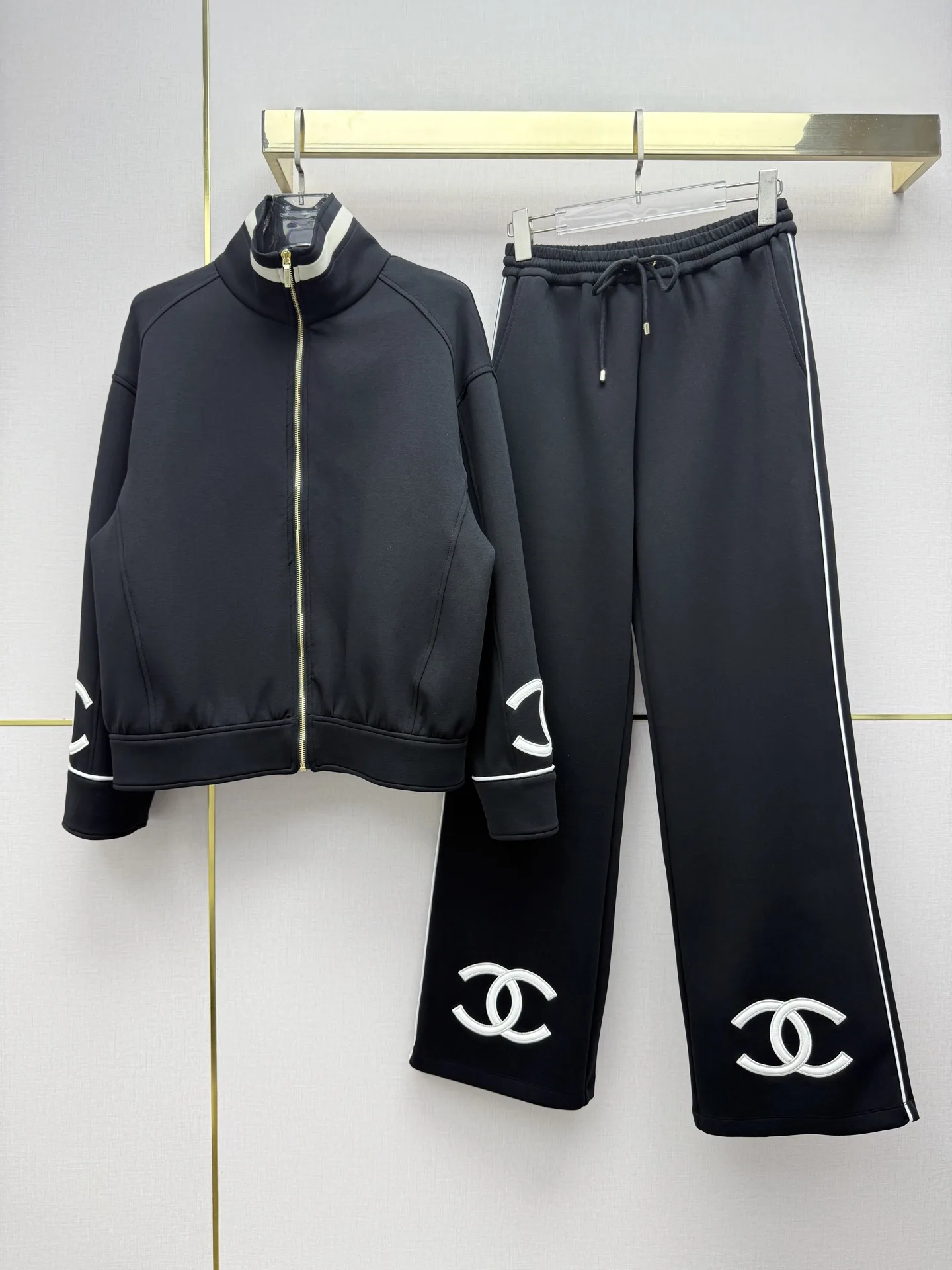 洗練された トラックジャケット＆パンツ 上下セット シャネル セットアップ コピー ブラック