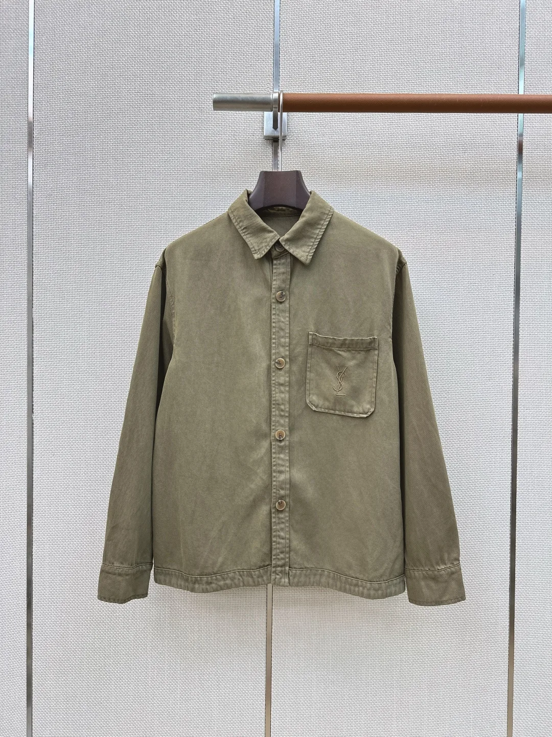 YSLロゴ刺繍 デニムシャツジャケット イヴ・サンローラン シャツ 偽物 カーキ