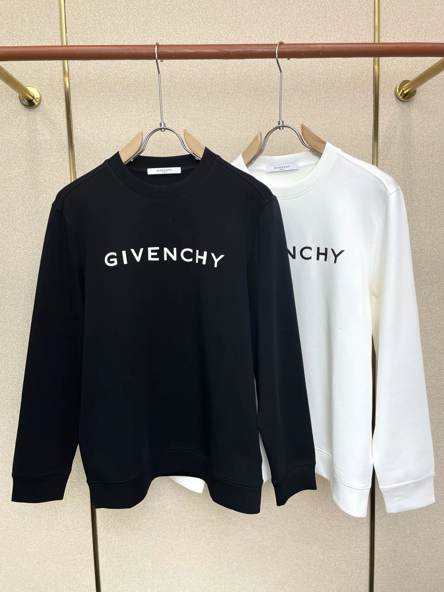 定番 カジュアル スウェットシャツ ジバンシィ 長袖Tシャツ コピー クルーネック