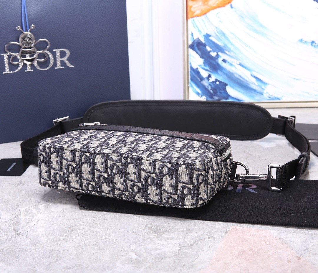 クリスチャンディオール Christian Dior 斜め掛け ショルダーバッグ クリスチャンディオール Christian Dior 斜め掛けショルダー
