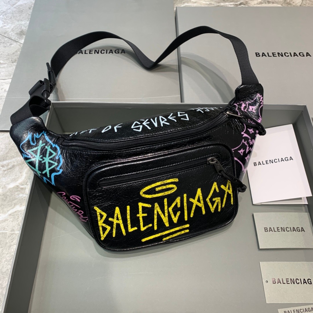 バッグ Balenciaga EXPLORER CROSSBODY POUCH の通販 by ぬん's shop