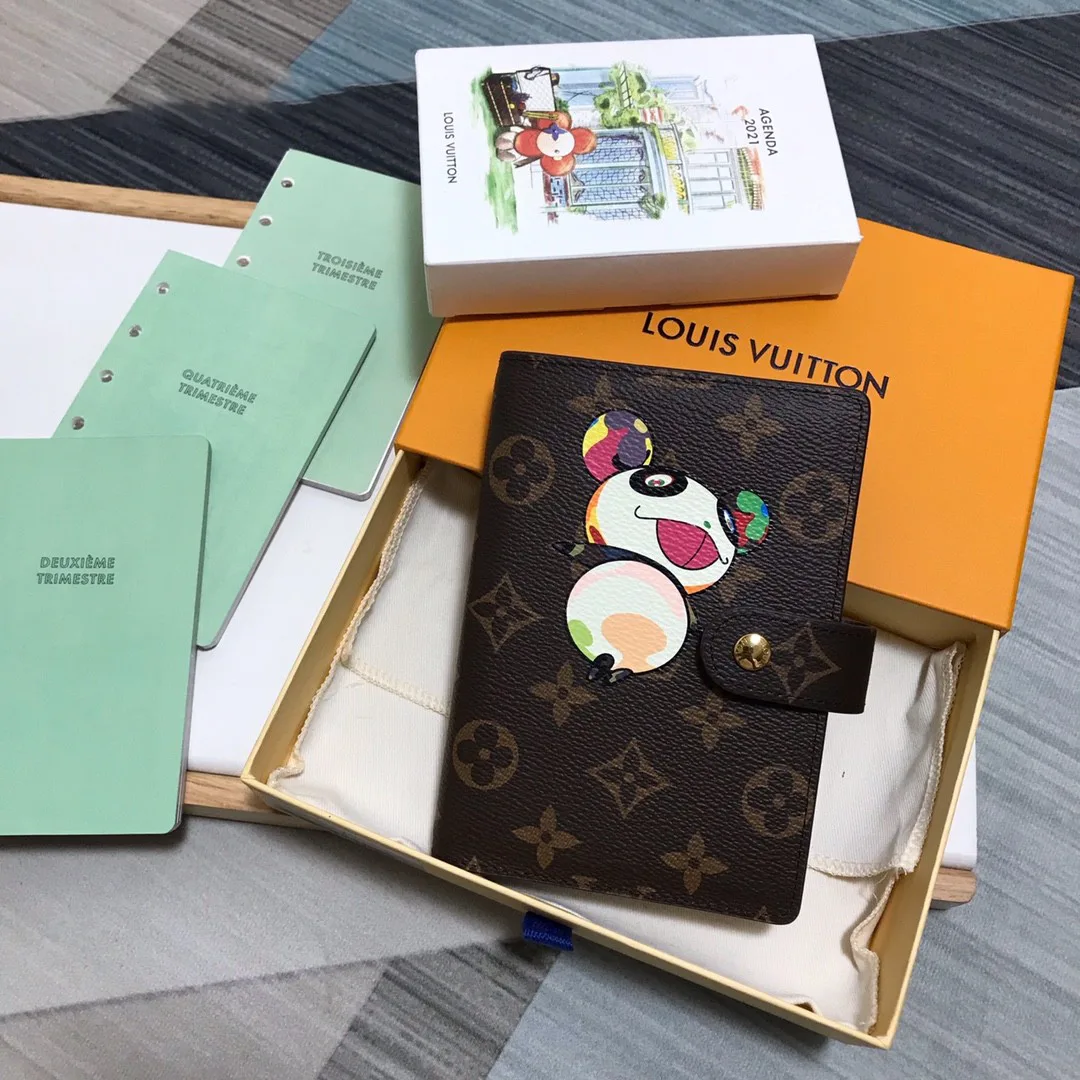 ルイヴィトン 手帳 コピー パンダ アニメーション 6穴 アジェンダPM モノグラム ブラウン アルドワーズ メンズ カード入れ カード