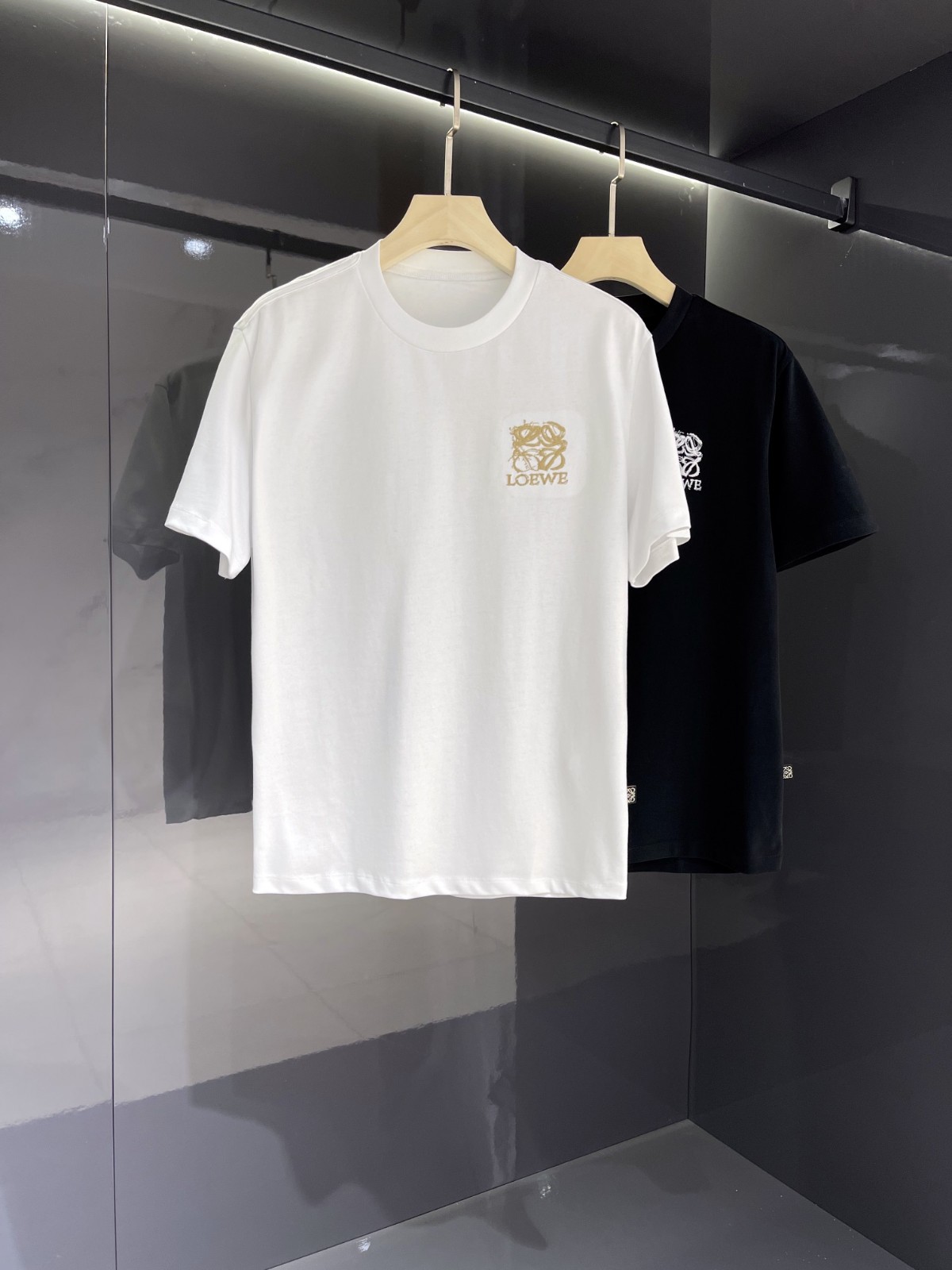 シンプル ロゴ 刺繍 クルーネック 着心地いい ロエベ tシャツ コピー 半袖 春夏 定番 トップス