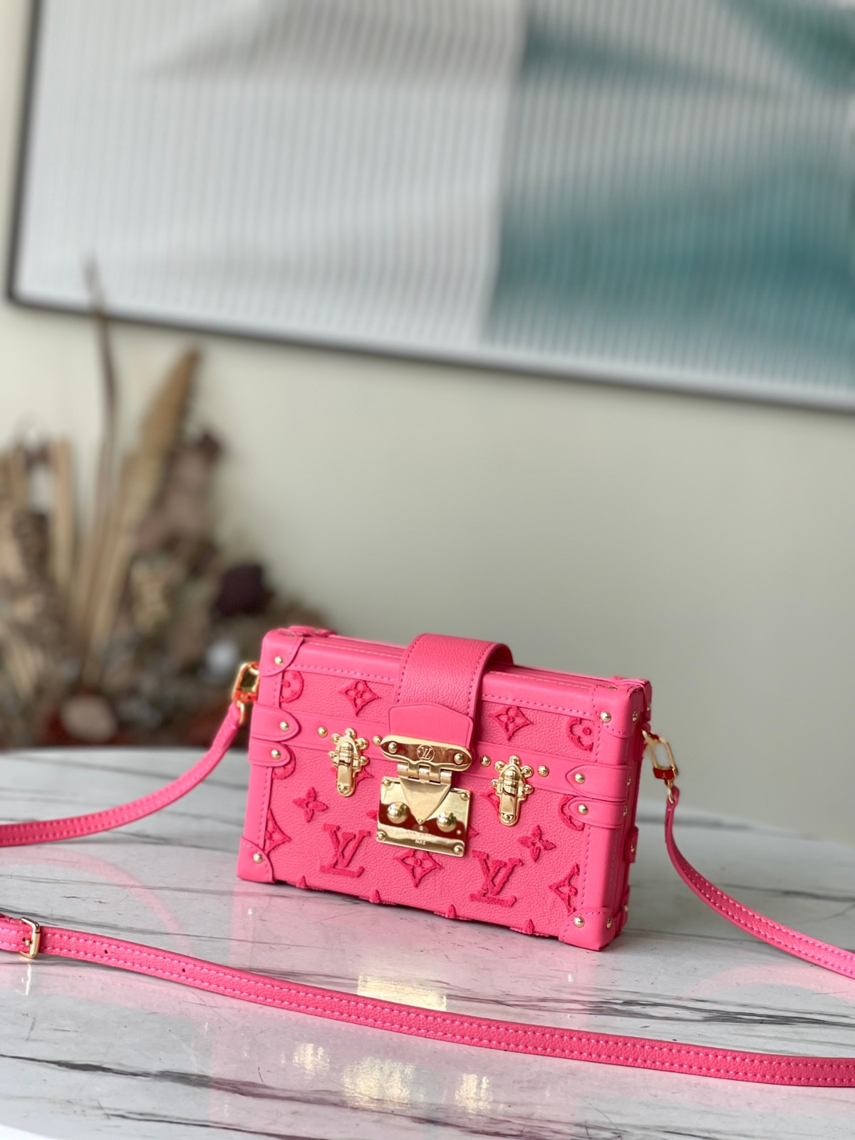 大注目 定番 人気 ピンクモノグラム ルイ・ヴィトン バッグ コピー 斜め掛け ショルダーバッグ 刺繍