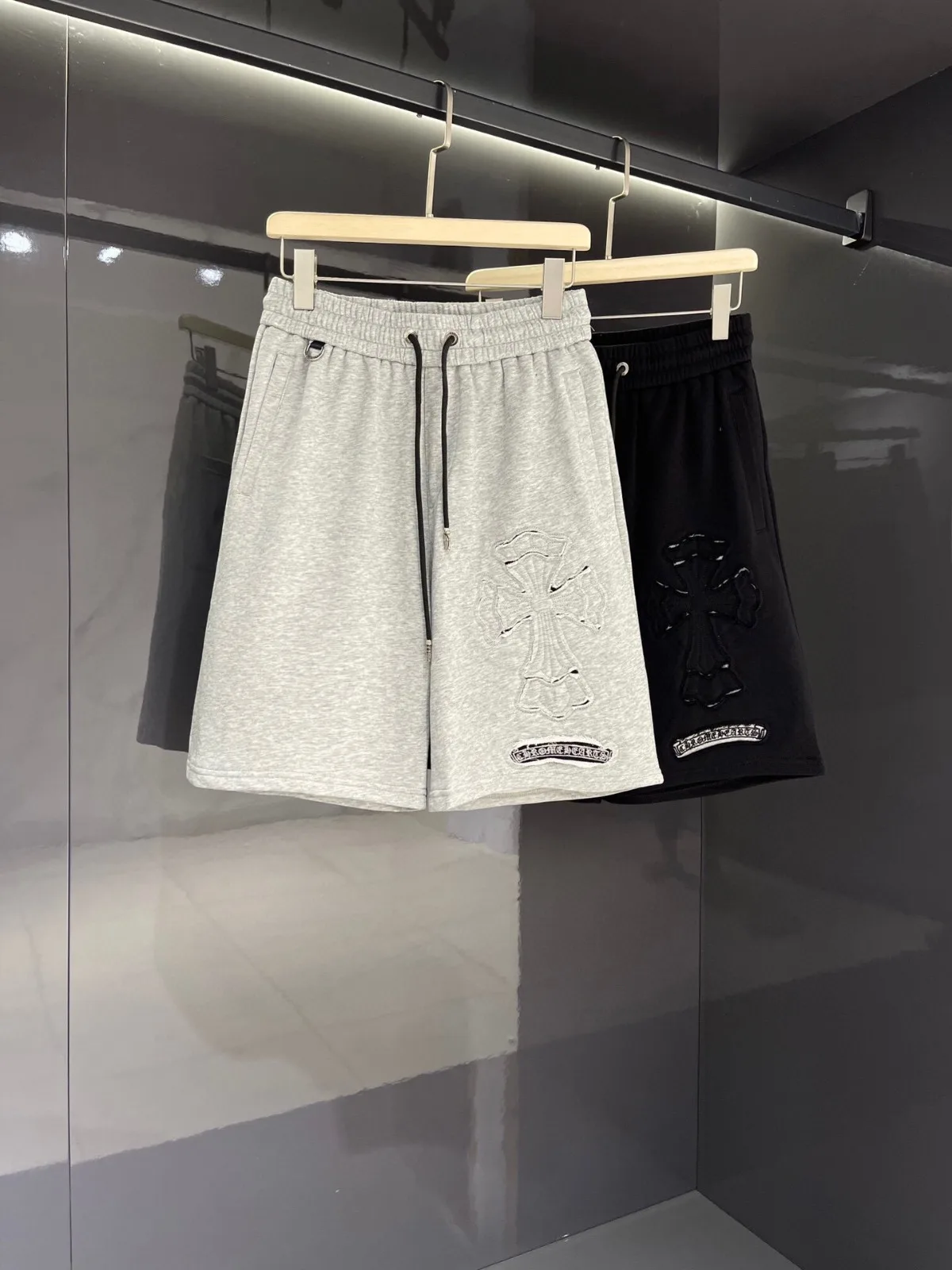 ゆったり カジュアル リラックス クロムハーツ パンツ コピー メンズ ショートパンツ ゆったり カジュアル リラックス クロムハーツ パンツ コピー メンズ ショートパンツ