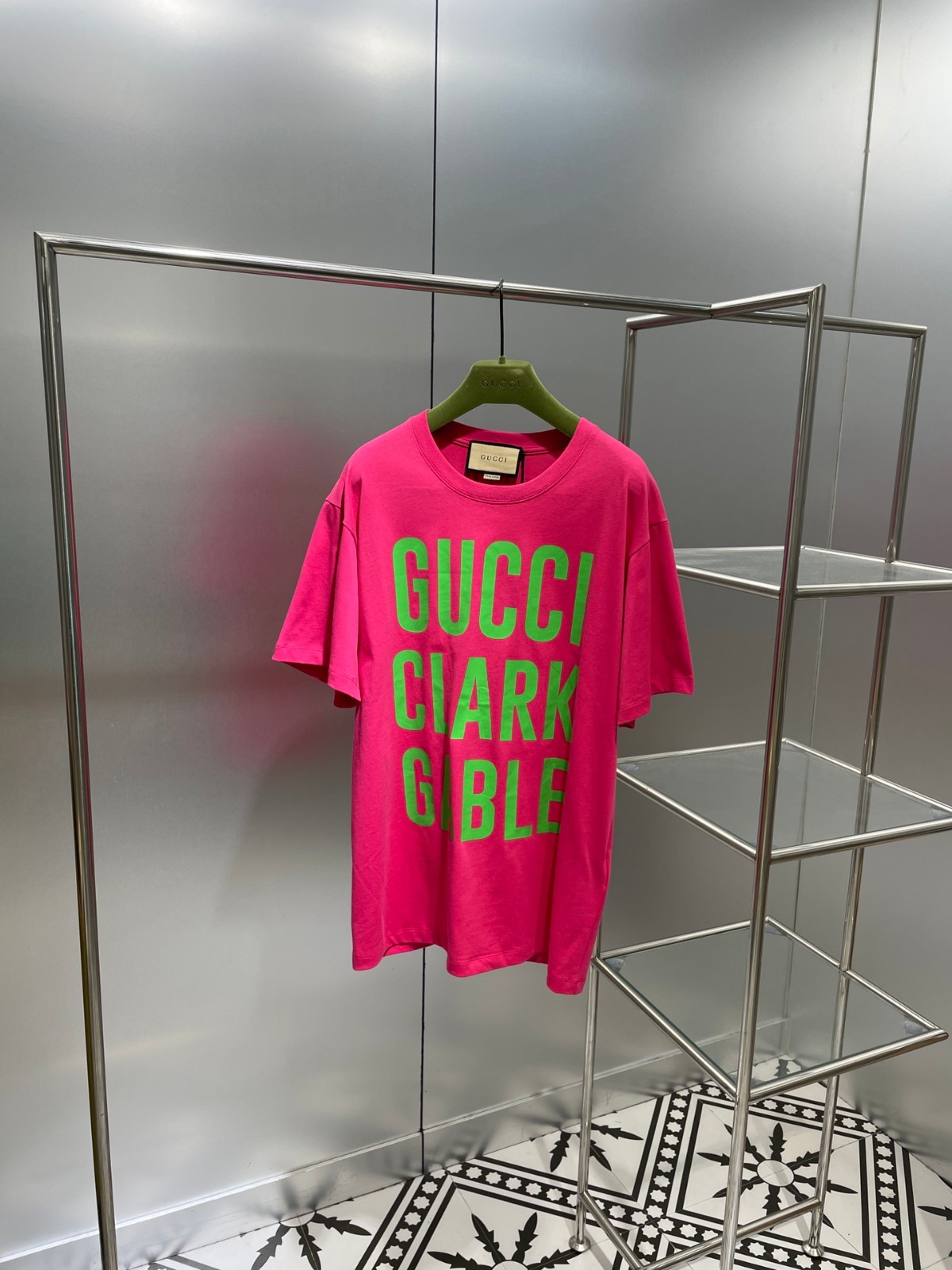 ユニセックス Gucci Clark Gable プリント クルーネック グッチ Tシャツ コピー 半袖 トップス