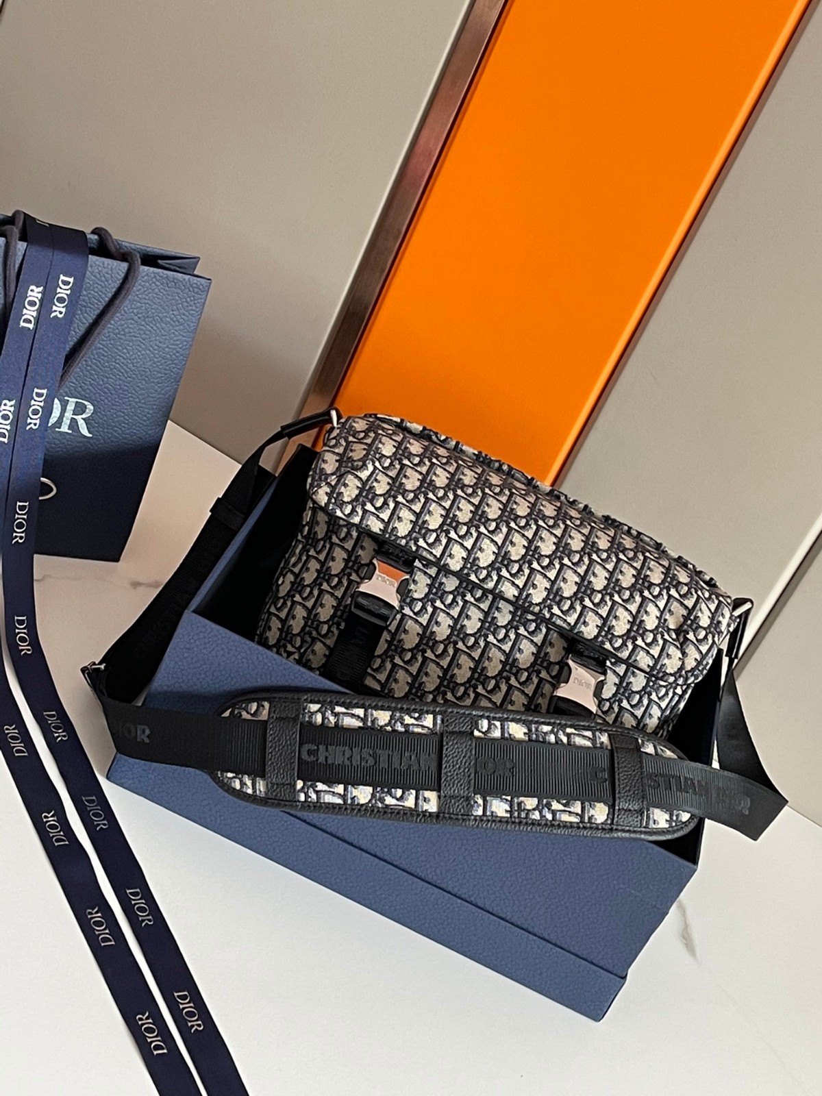 おしゃれ クリスチャン・ディオール バッグ コピー DIOR EXPLORER メッセンジャーバッグ