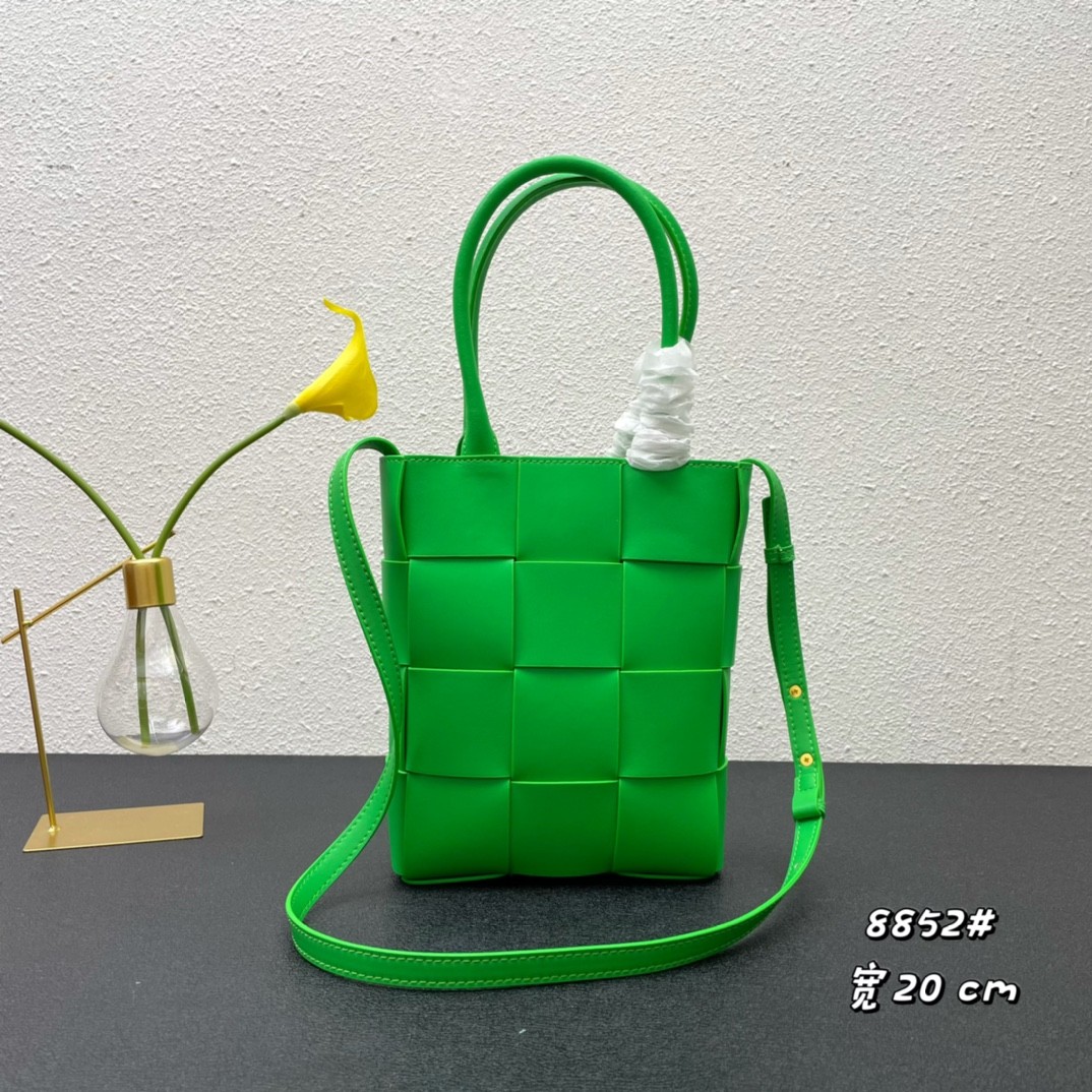 カセット イントレチャート レザー トートバッグ ボッテガ・ヴェネタ バッグ コピー レディース カバン