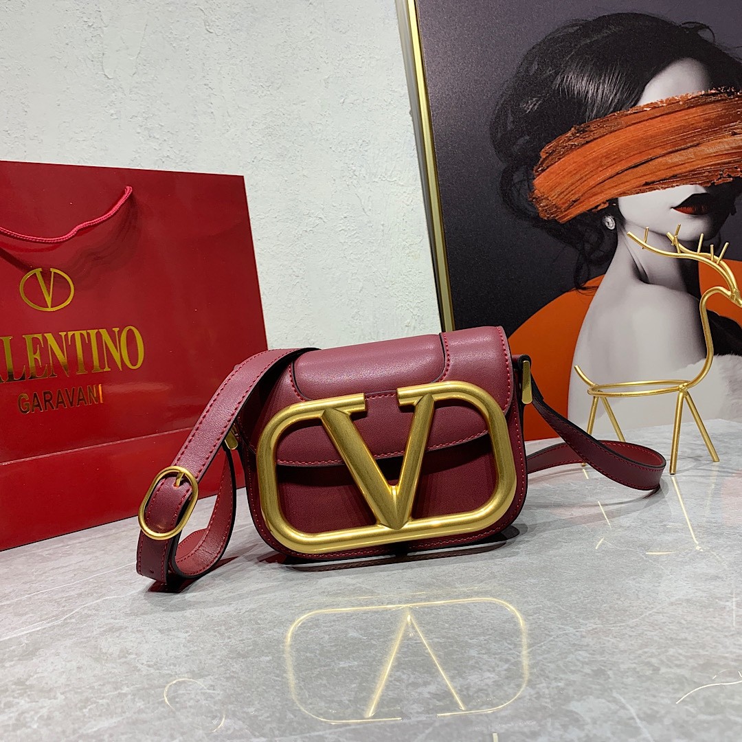 ミニ Vロゴ カーフレザー 人気 高級感 ヴァレンティノ バッグ コピー レディース ショルダーバッグ