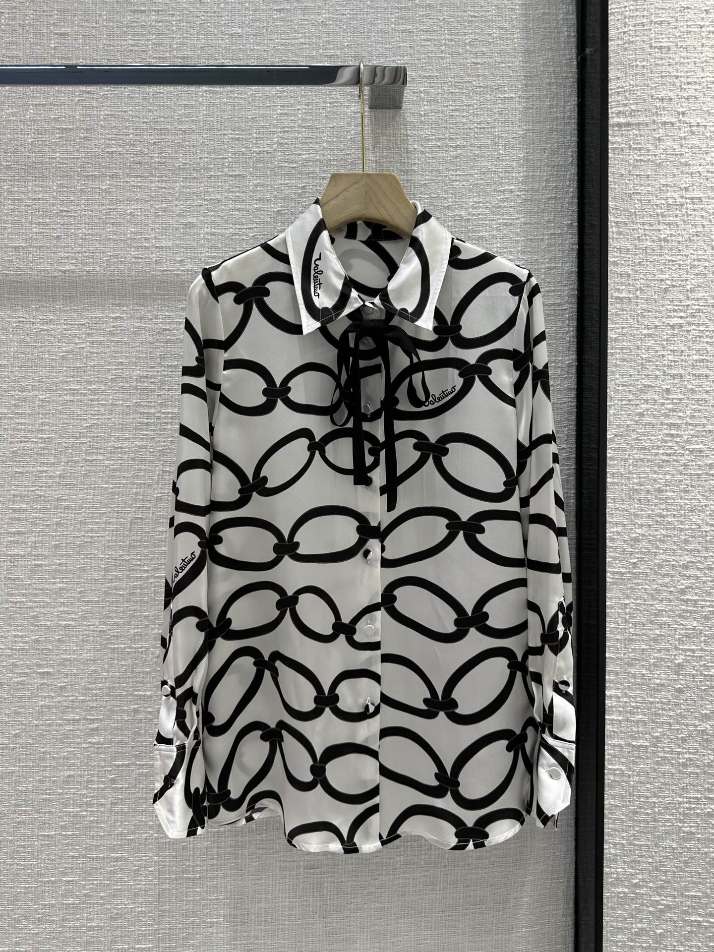 Valentino CHAIN 1967 シャツ シルク ロゴ ヴァレンティノ シャツ コピー レディース