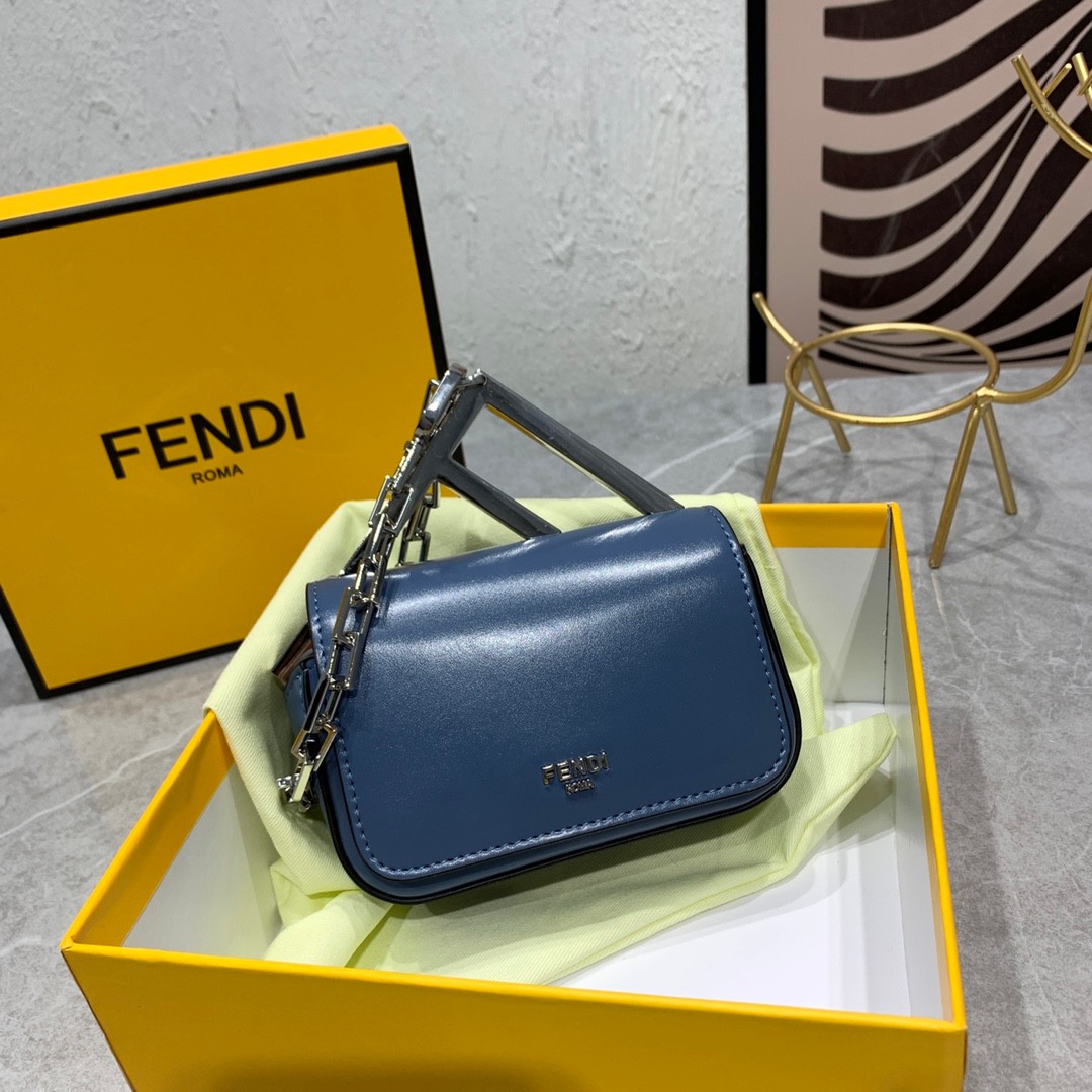 新作 ナノ バッグF フェンディ バッグ 人気 コピー レディース ミニバッグ ブルー