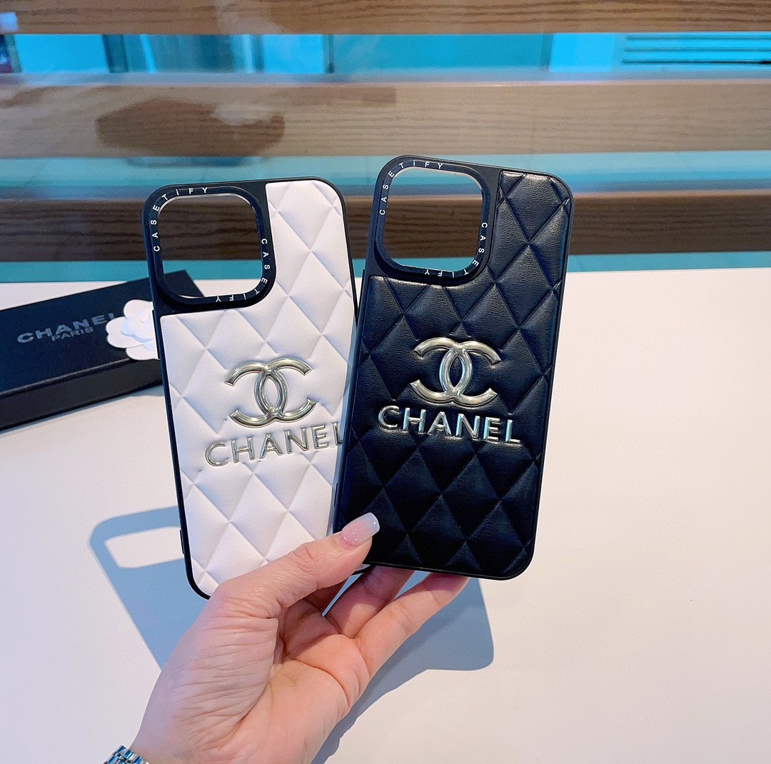 上品 お洒落 キルティング CC ロゴ シャネル アイフォンケース コピー スマホケース