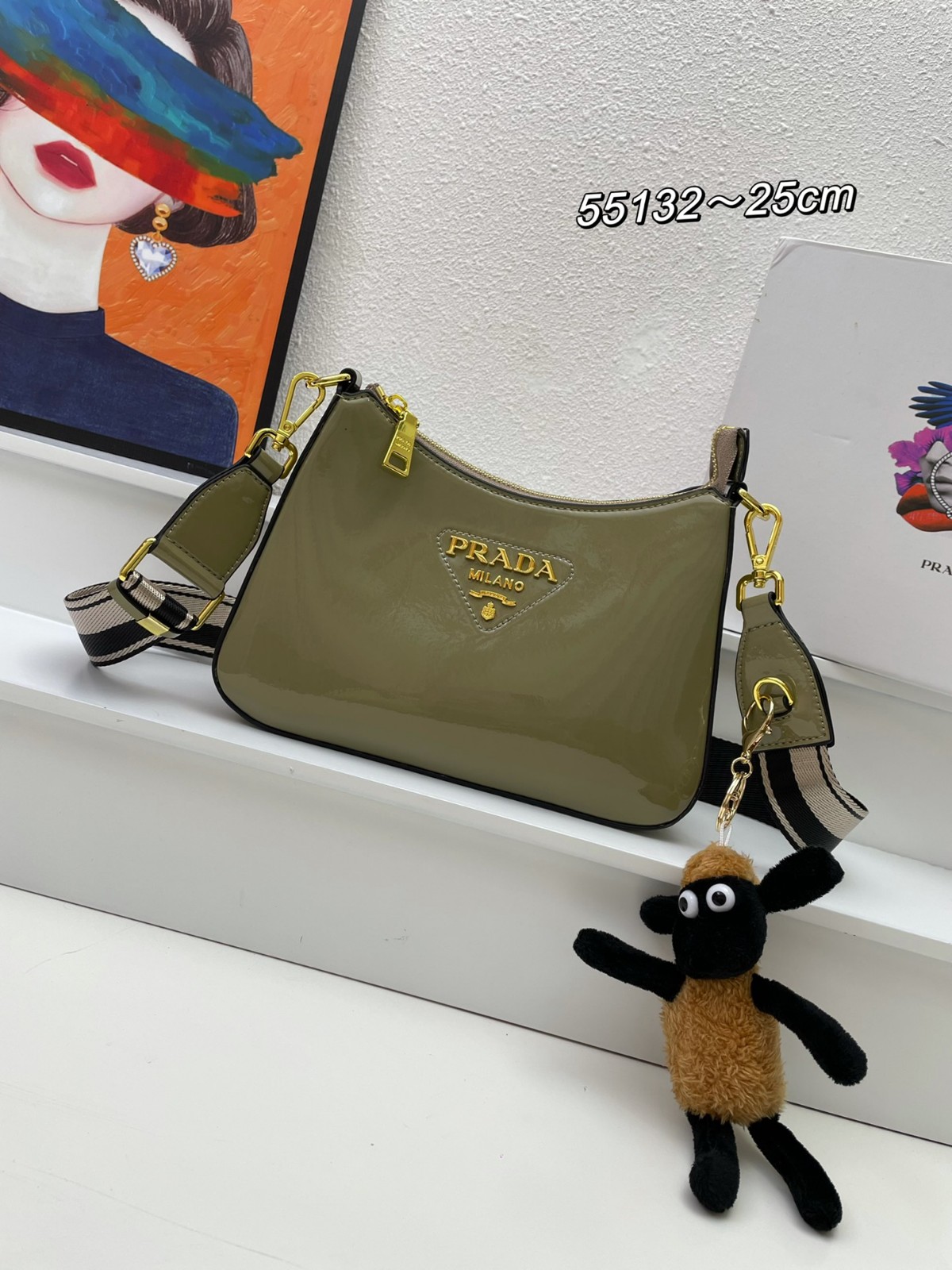 プラダ バッグ コピー パテントレザー 斜めがけ レディース ショルダーバッグ