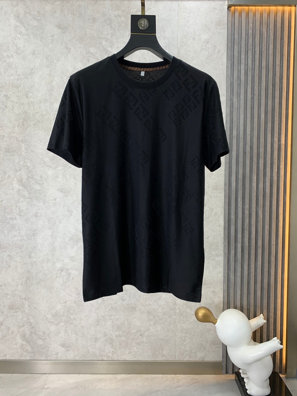 FFロゴ入り クルーネック フェンディ Tシャツ コピー メンズ 半袖 トップス