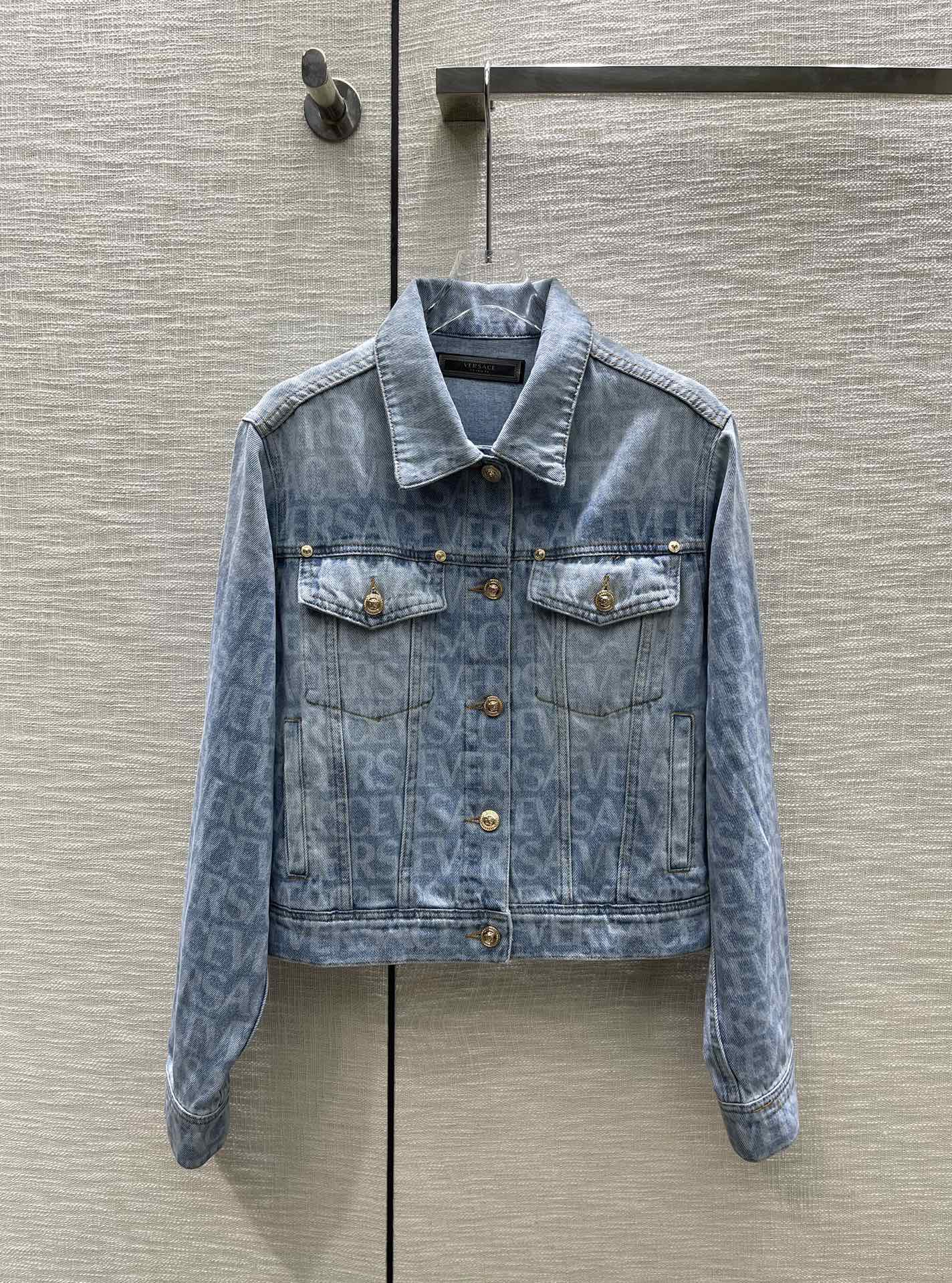 ヴェルサーチェ オールオーバー デニム ジャケット ヴェルサーチェ ジャケット コピー レディース