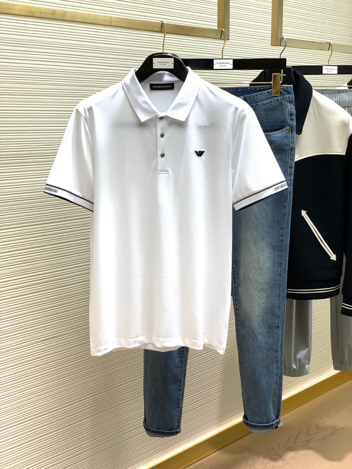 アルマーニ Tシャツ コピー メンズ 上品 カジュアル ロゴ 半袖 ポロシャツ