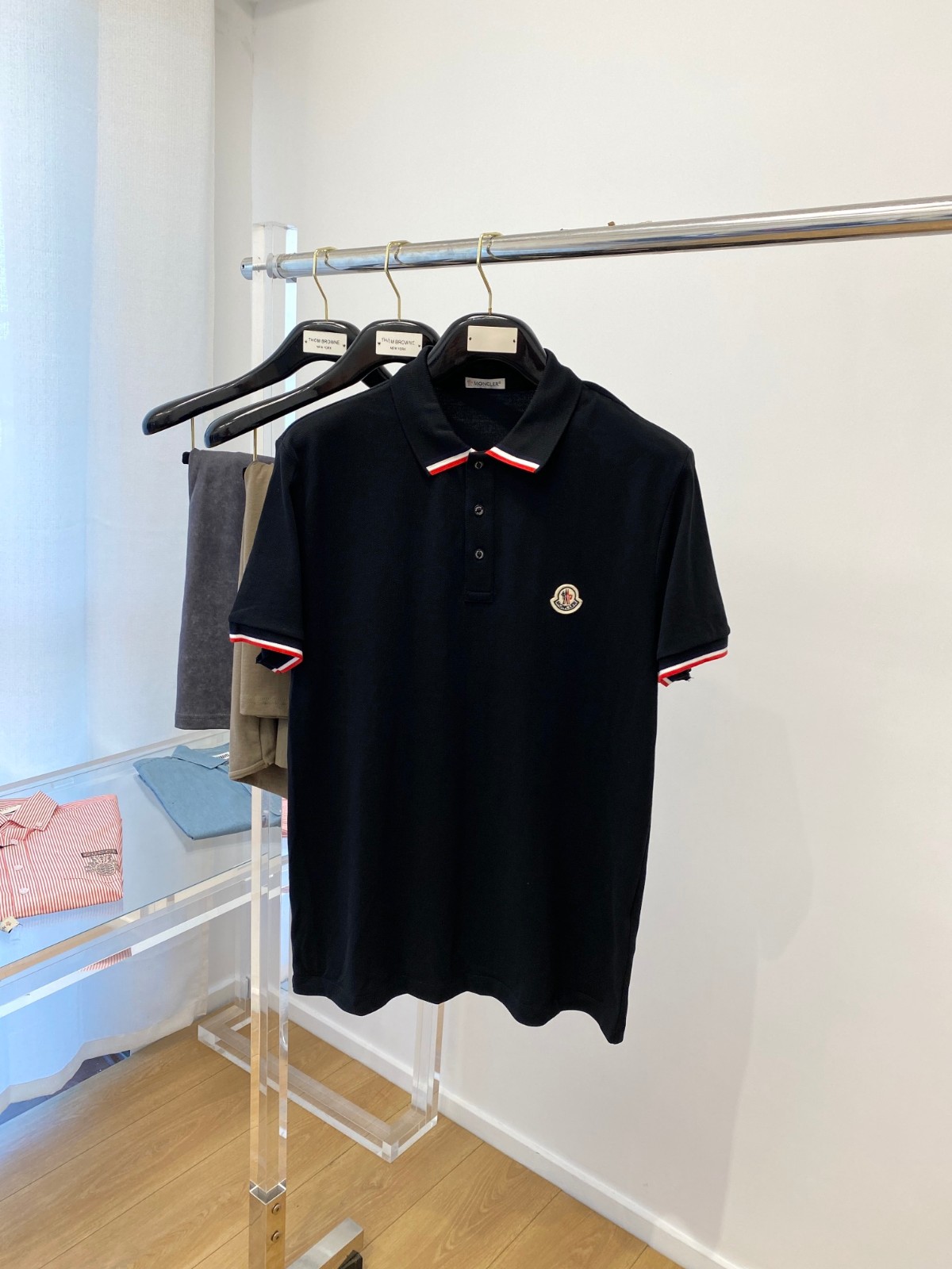 モンクレール Tシャツ コピー おしゃれ ロゴ入り 半袖 メンズ ポロシャツ