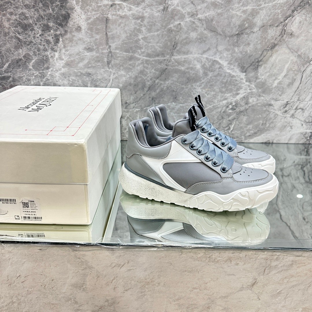 Alexander McQueen コート テック トレーナー スニーカー コピー カジュアル 人気 おしゃれ 