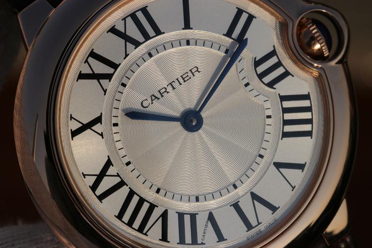 カルティエ コピー時計：高品質な腕時計の魅力を手頃な価格で体験しよう！