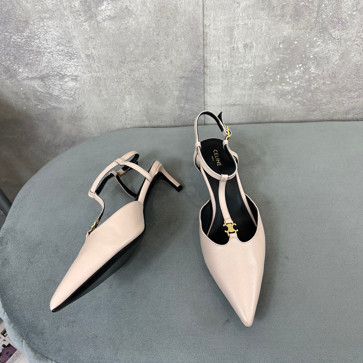 大人 エレガント CELINE キトゥン ストラップ トリオンフ パンプス コピー レディース