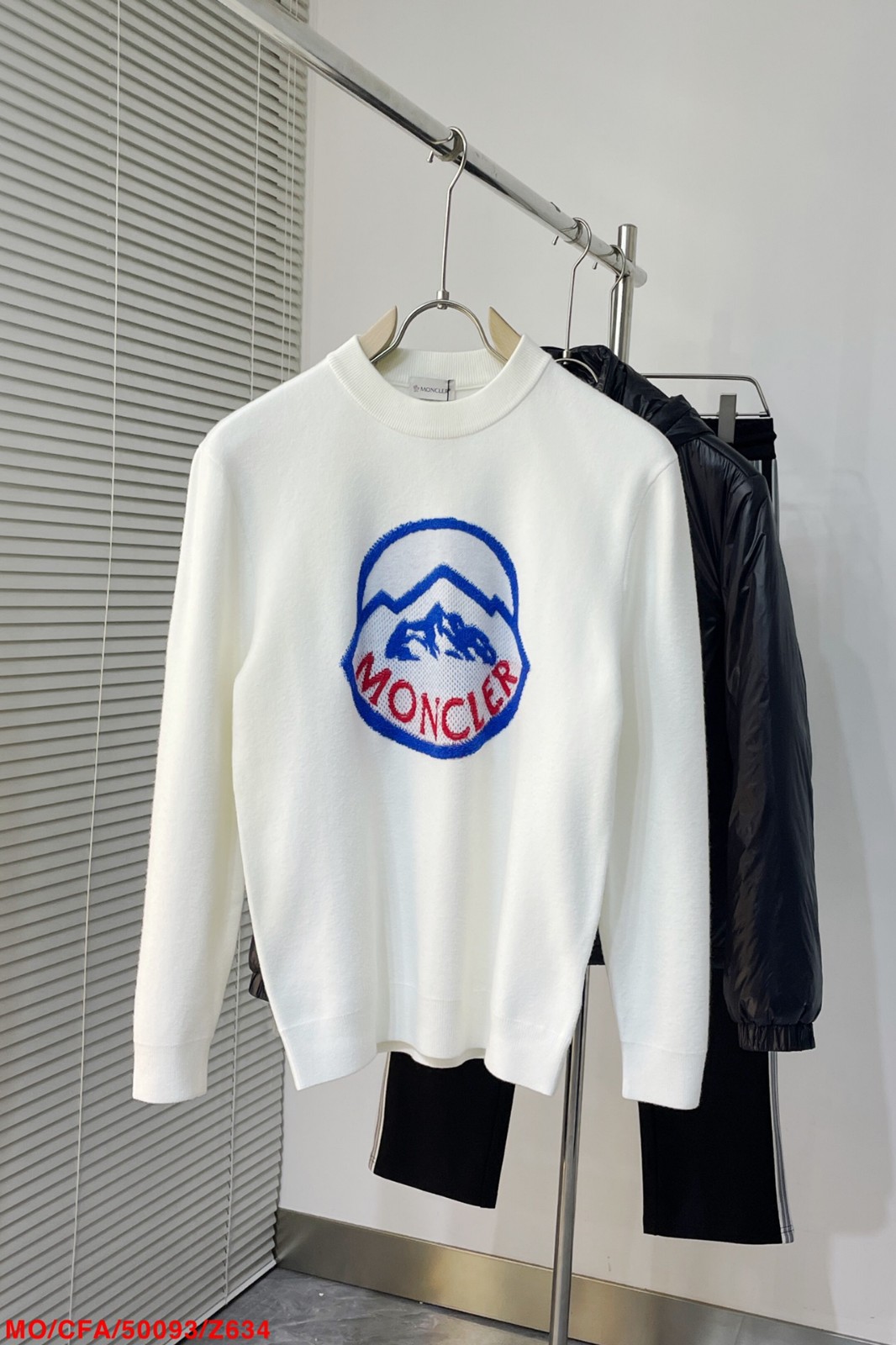 シンプル ロゴ モンクレール セーター コピー クルーネック メンズ