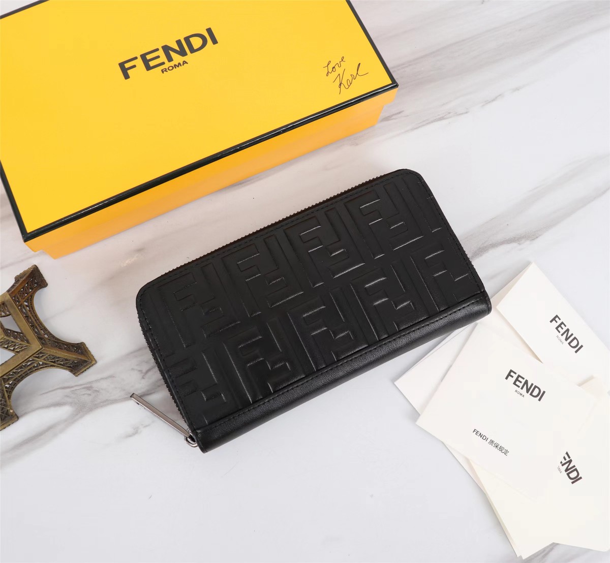 エンボス FFロゴ レザー 長財布 フェンディ 財布 コピー ウォレット ブラック