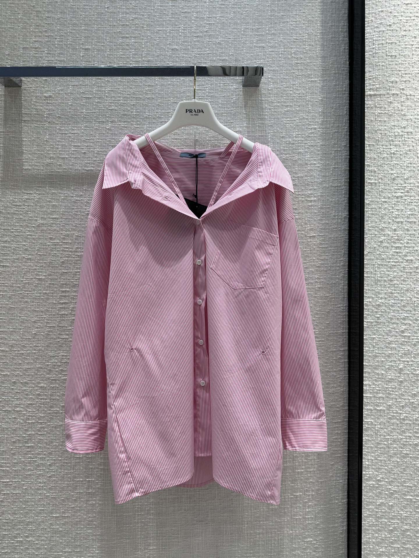エレガント ストライプ ロゴブローチ付 プラダ シャツ コピー ピンク