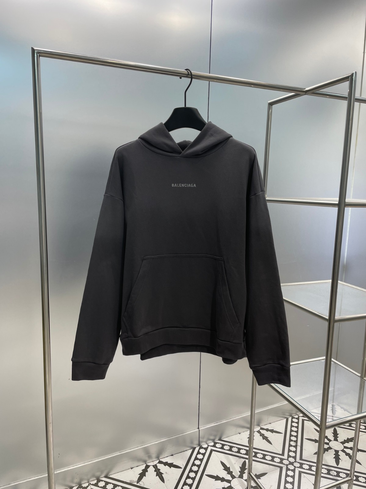 人気 バレンシアガ BALENCIAGA BACK HOODIE ミディアムフィット コピー ブラック