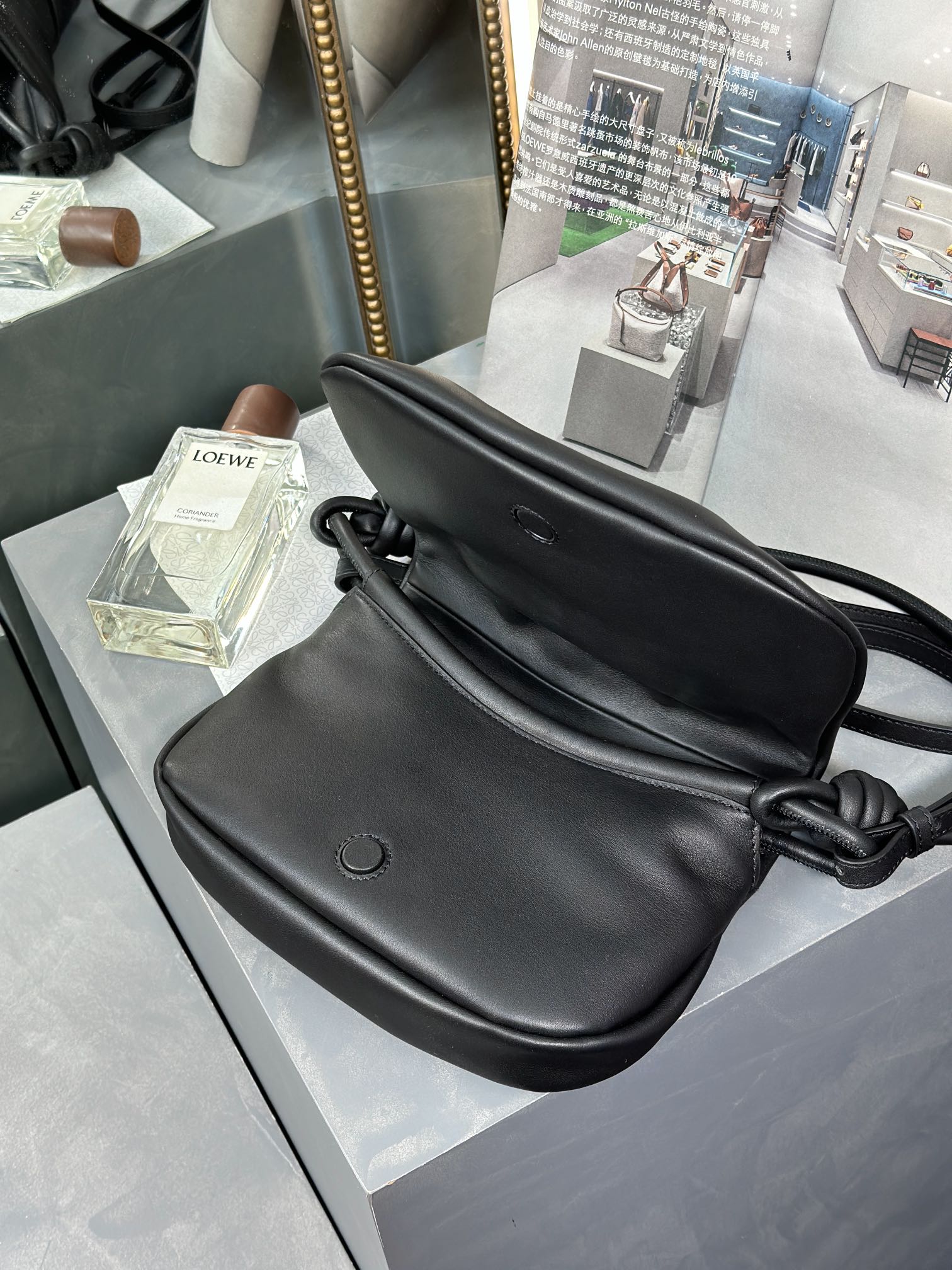 人気 上品 パセオ サッチェル ショルダーバッグ ロエベ バッグ