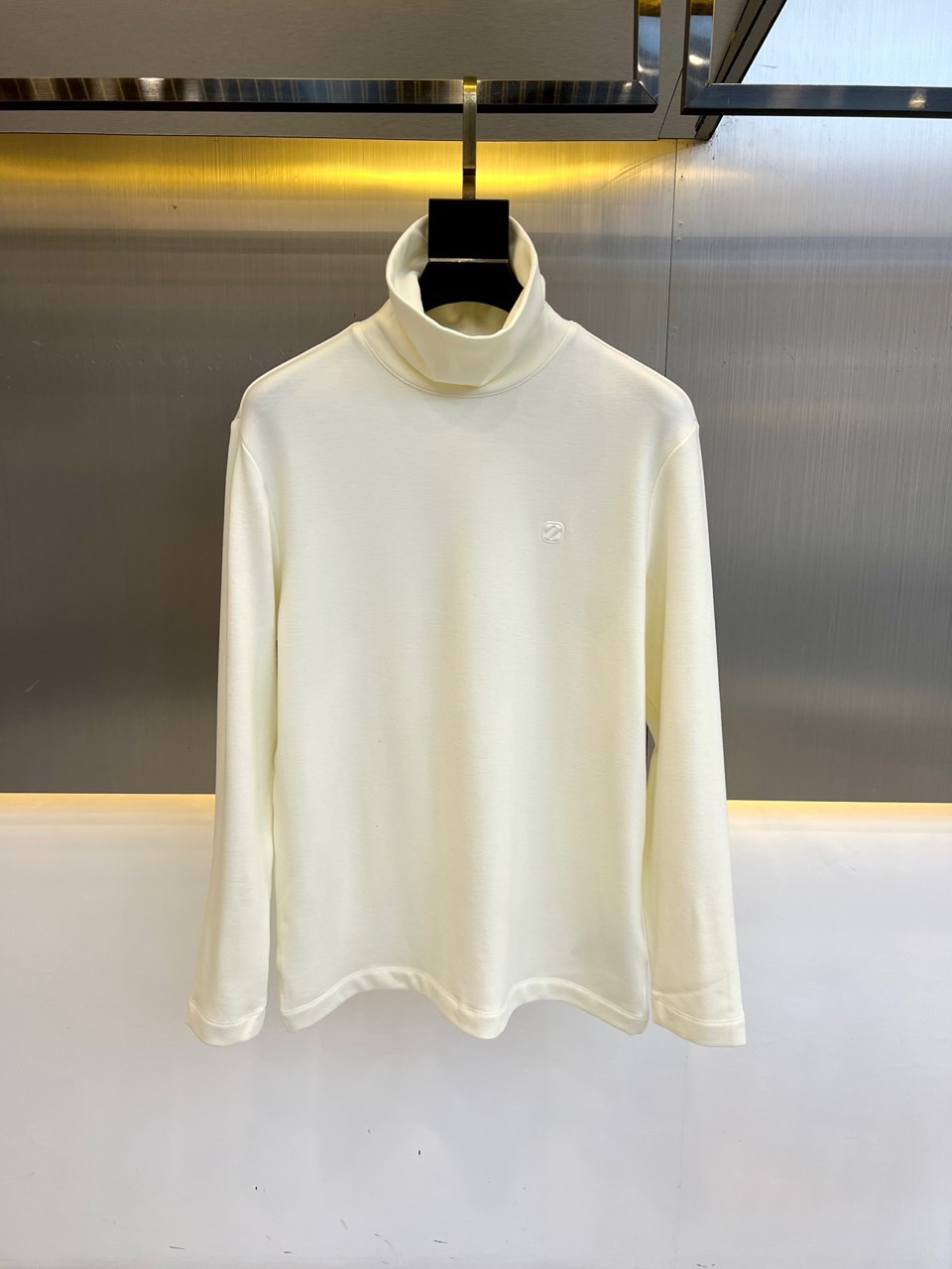シンプル ハイネック 長袖Tシャツ エルメネジルド・ゼニア Tシャツ コピー ホワイト