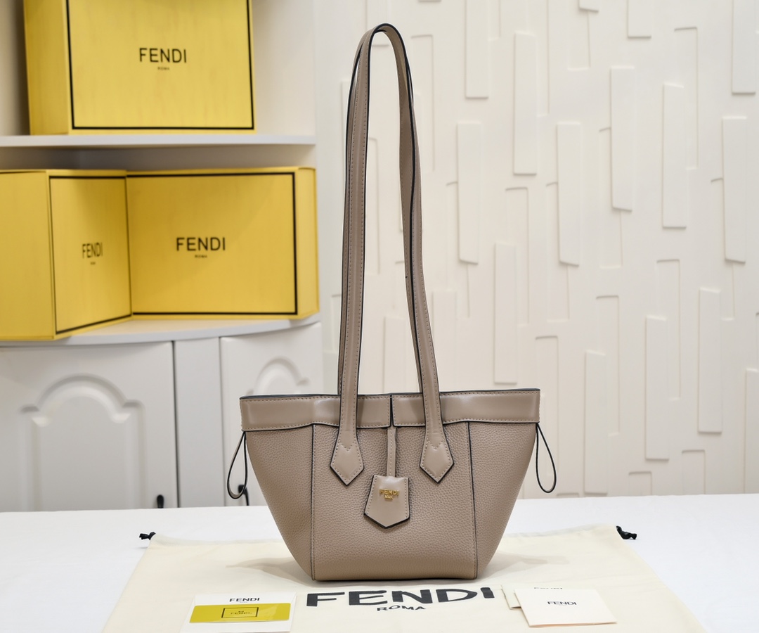 フェンディ バッグ コピー Fendi Origami スモール グレーレザー 変形ミニバッグ 